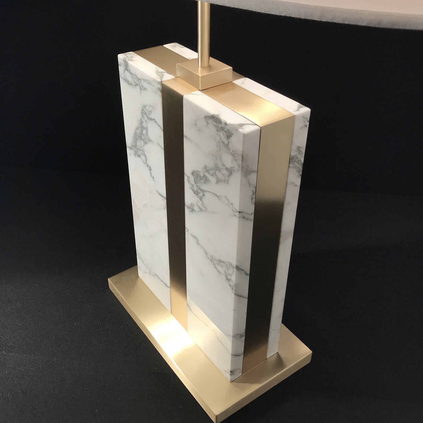 Brera Carrara Marble Table Lamp with Ivory Silk Shade - Laiton Milano