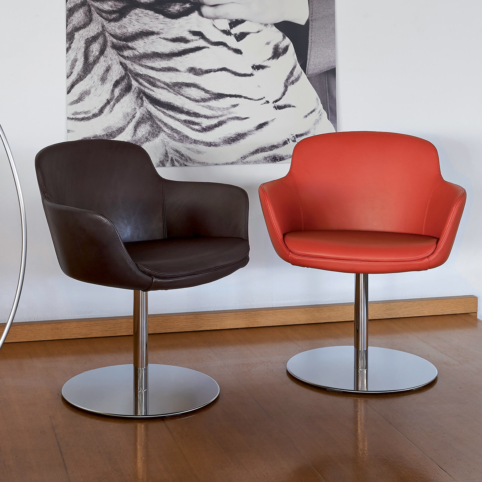 Red Sella Swivel Chair - Alternative view 1