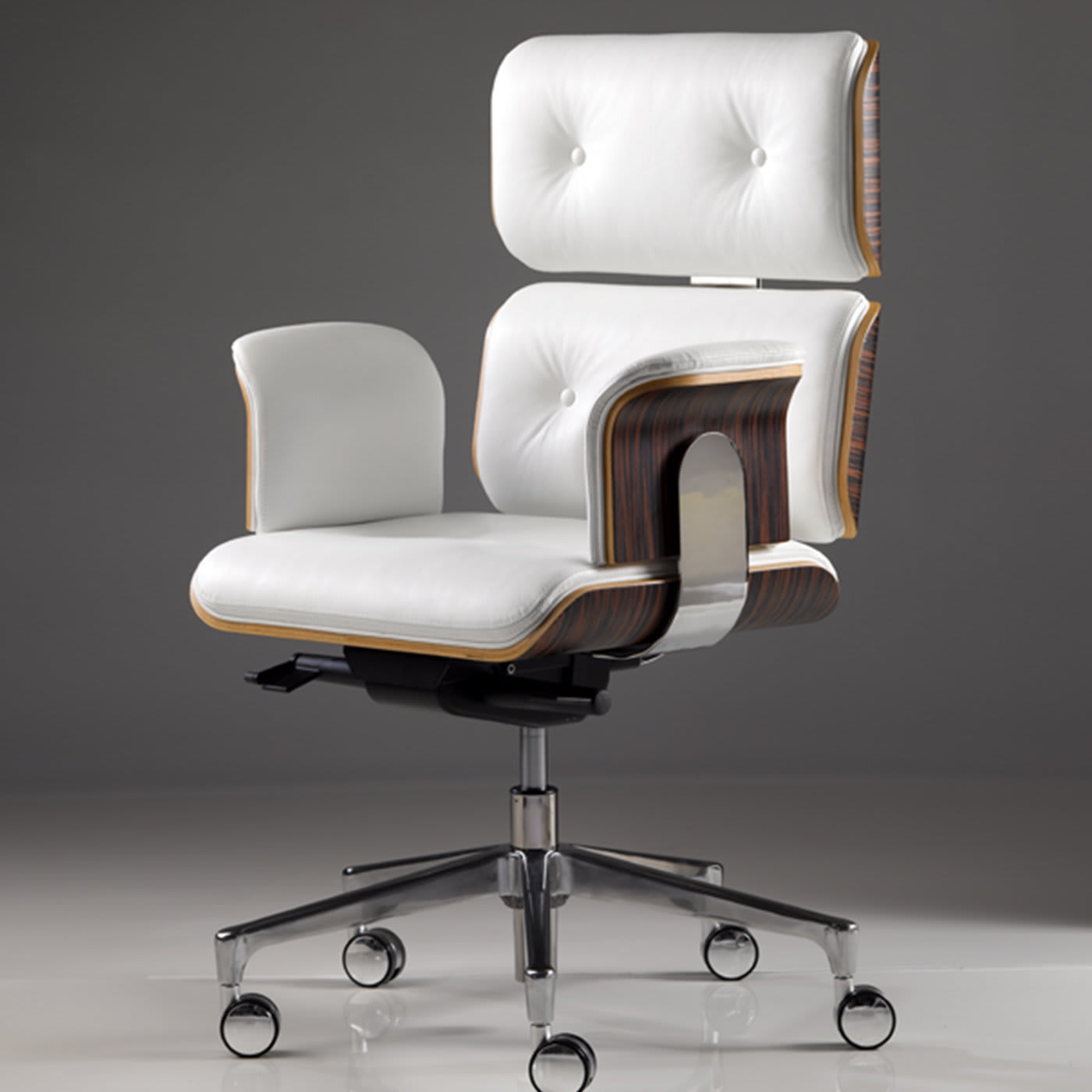 White Armadillo/2 Swivel Armchair by Rainer Bachschmid - Altek Italia Design