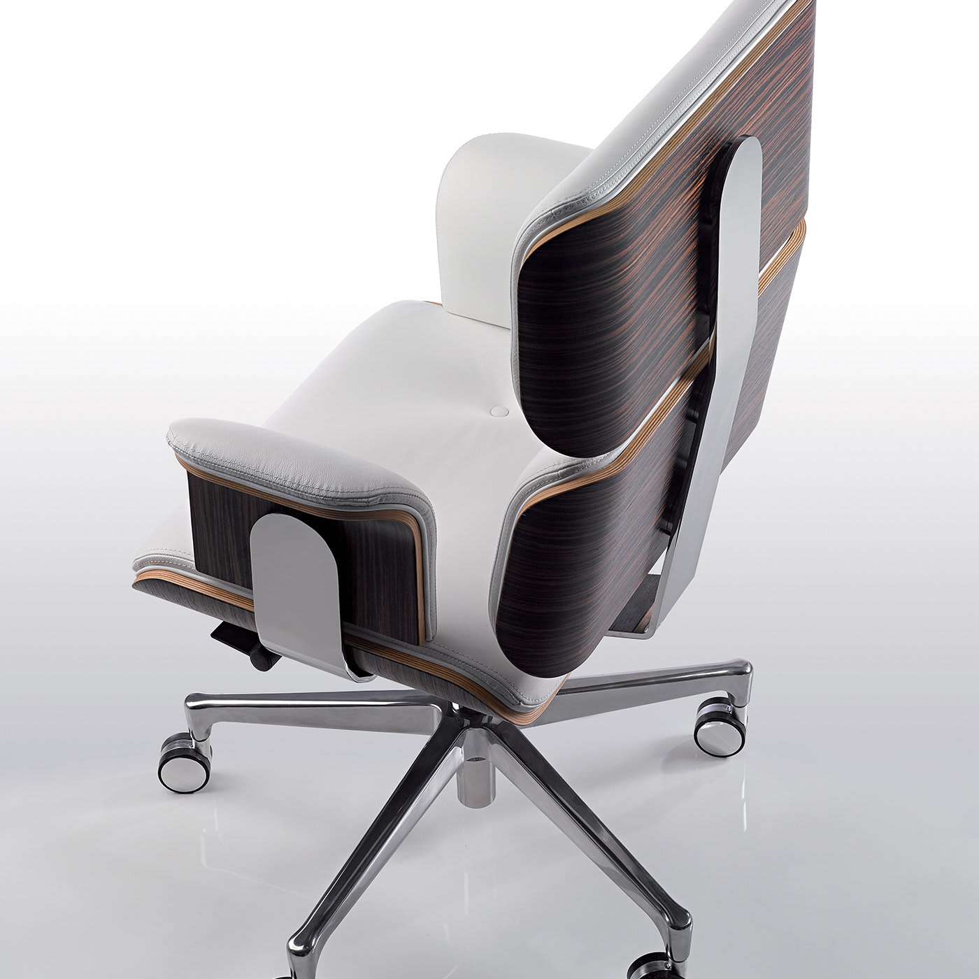 White Armadillo/2 Swivel Armchair by Rainer Bachschmid - Altek Italia Design