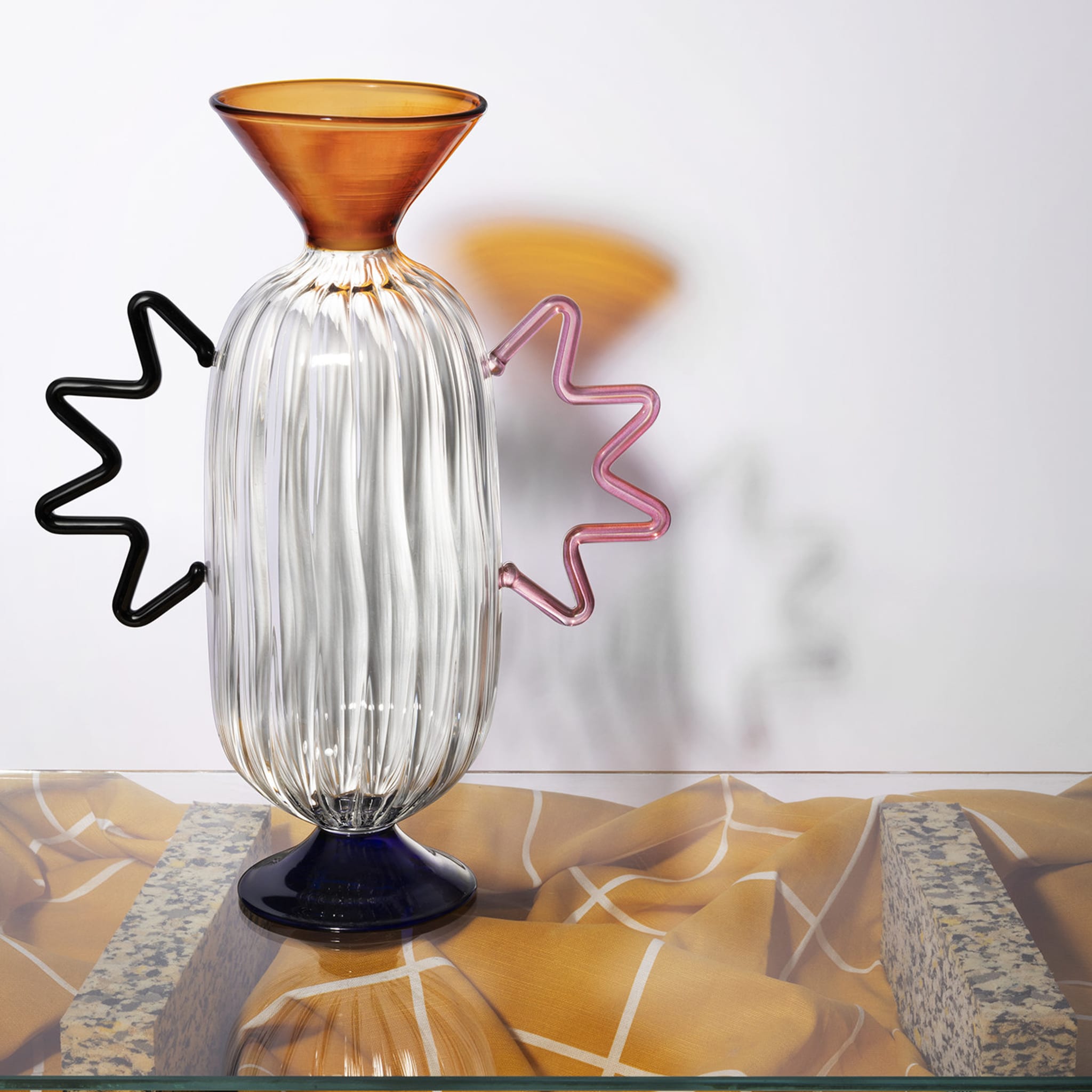 Arabesque 02 Hand-Blown Glass Vase - Alternative view 1