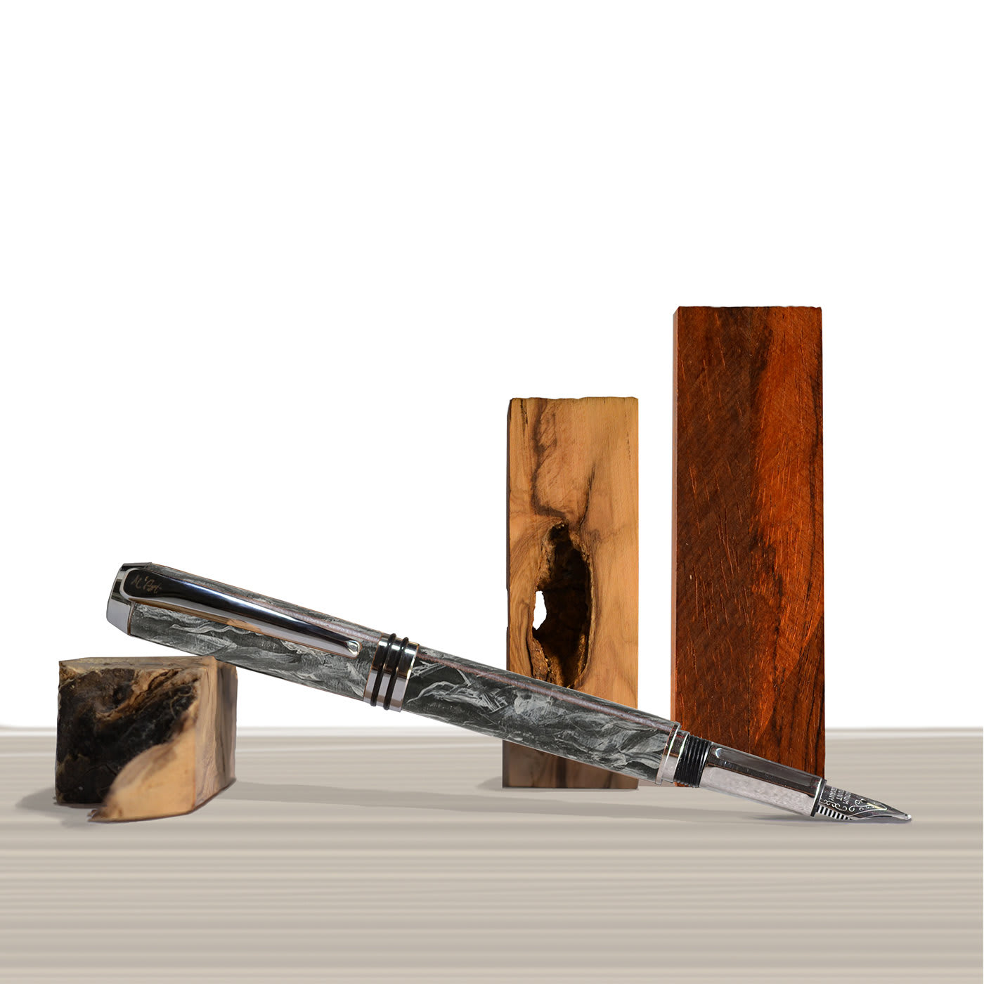 Antea Marbled Gray Fountain Pen in Olive Wood - M'Art