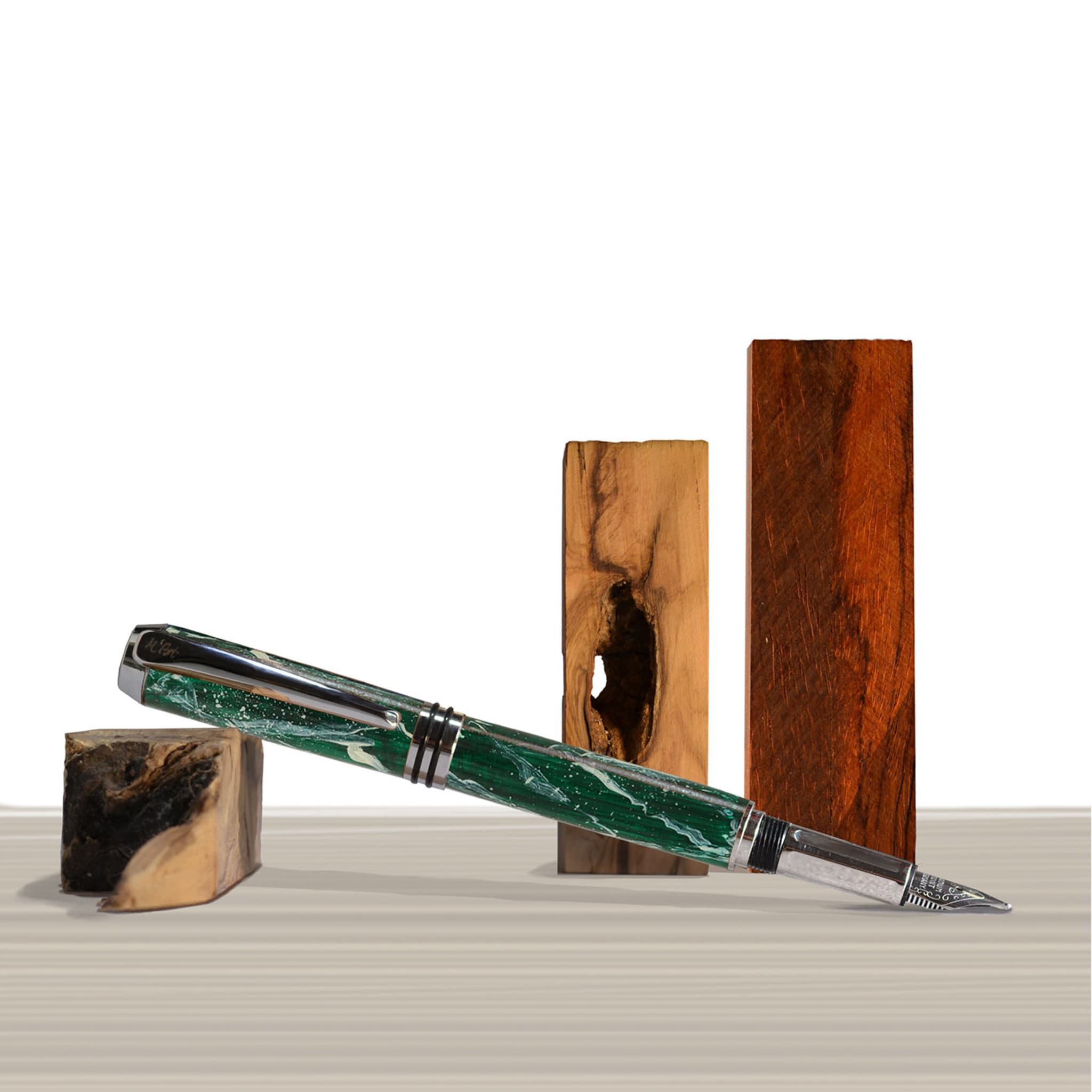 Stilografica Antea Verde Marmorizzato in legno d'ulivo - Vista alternativa 3