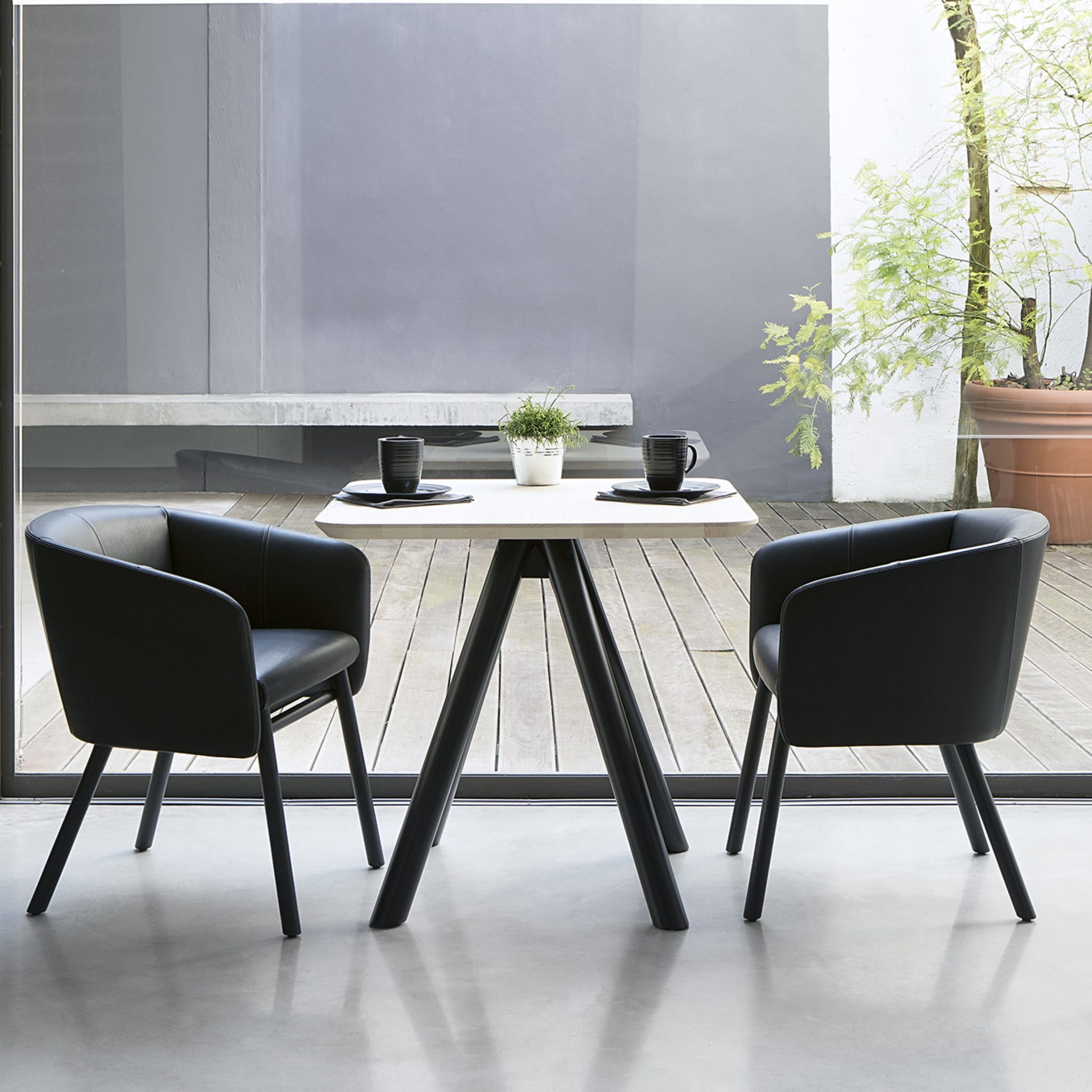 Balù Black Leather Chair By Emilio Nanni - Alternative view 4