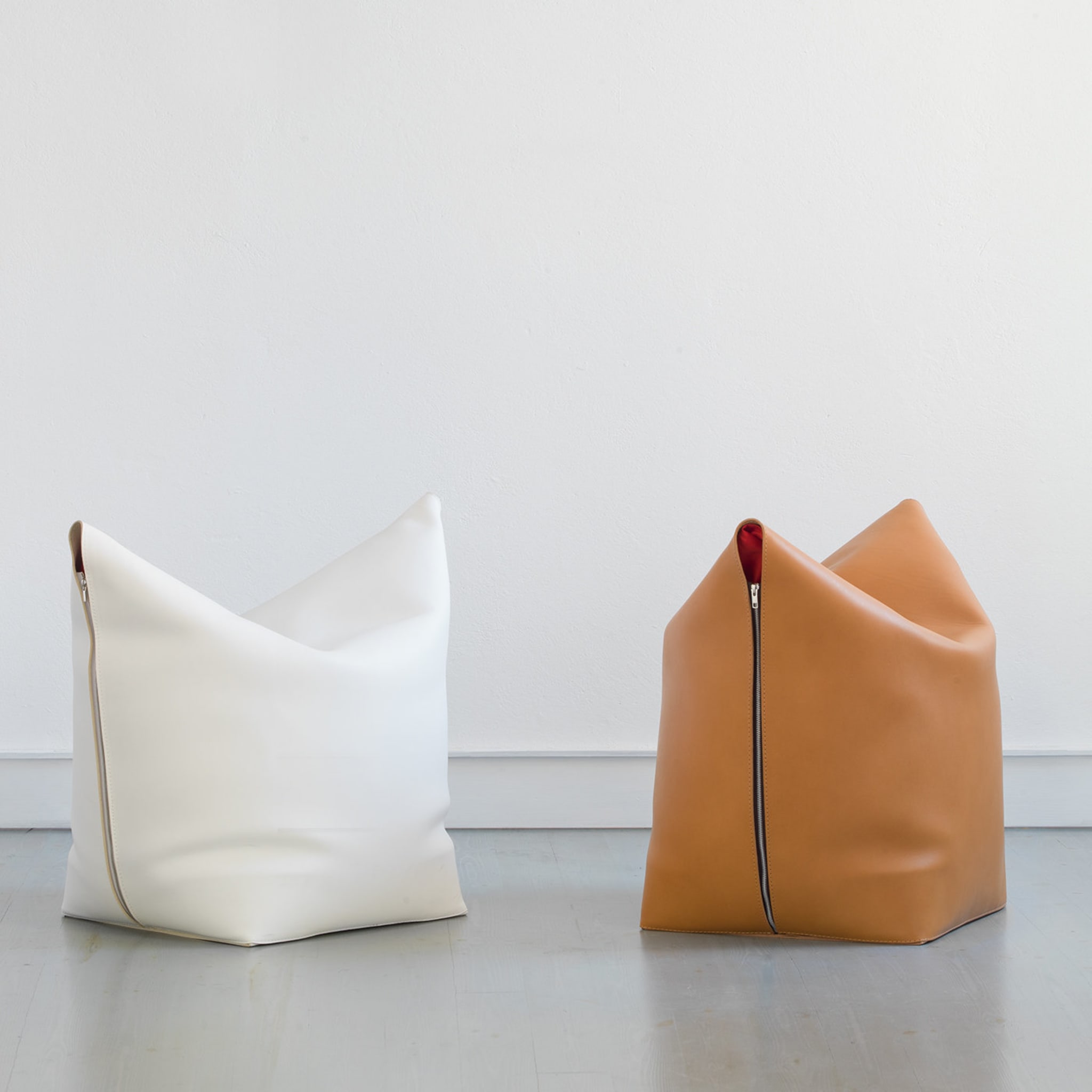 Mao Orange Leather Bag Chair by Viola Tonucci - Alternative view 2