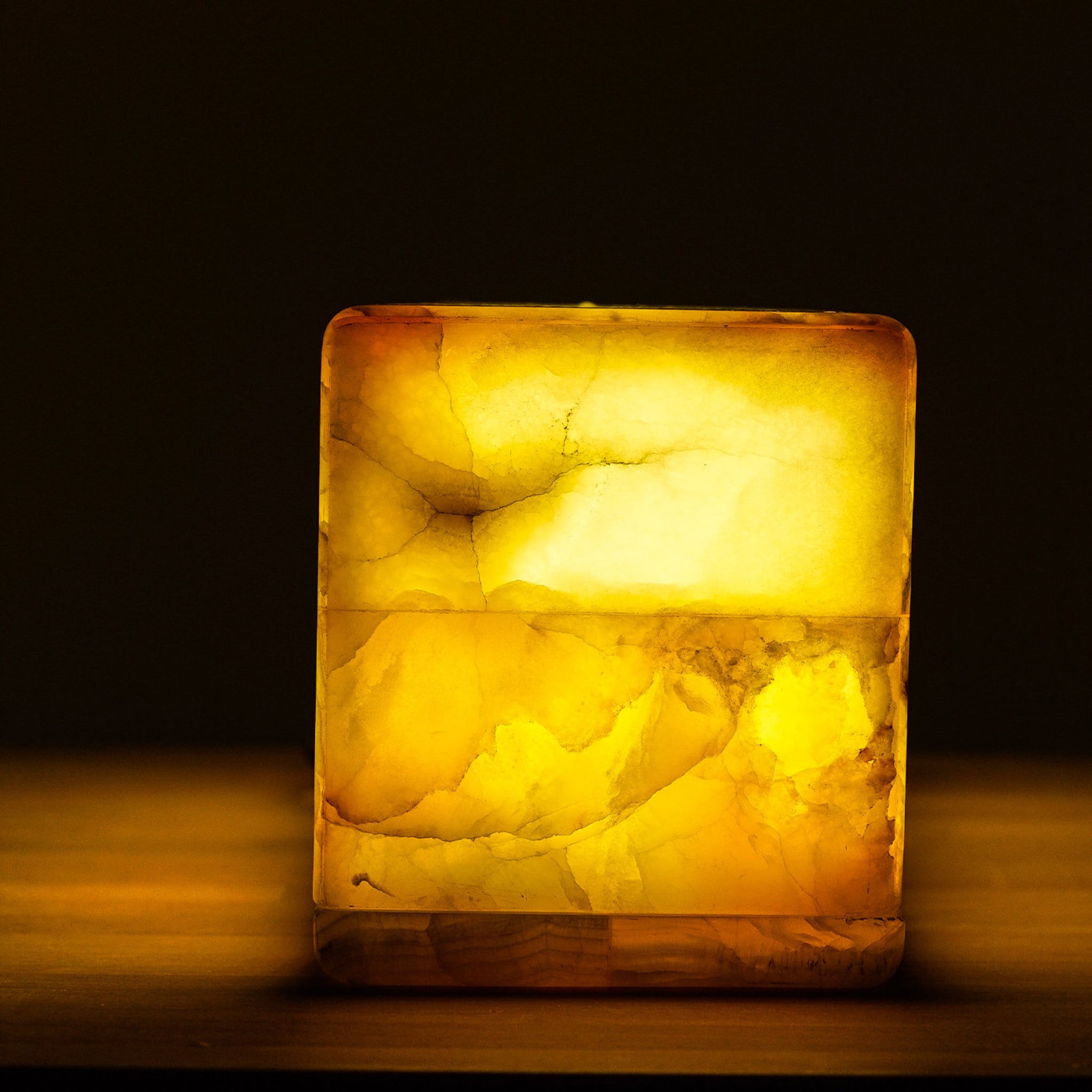 Aura Cube Table Lamp in Alabaster - Alternative view 5