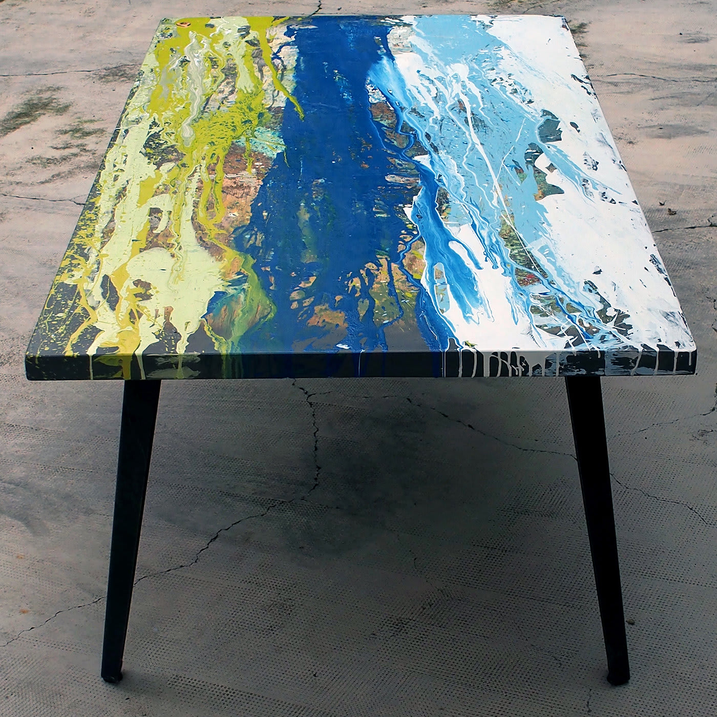 Movements of Color Table - Pietro Arnoldi