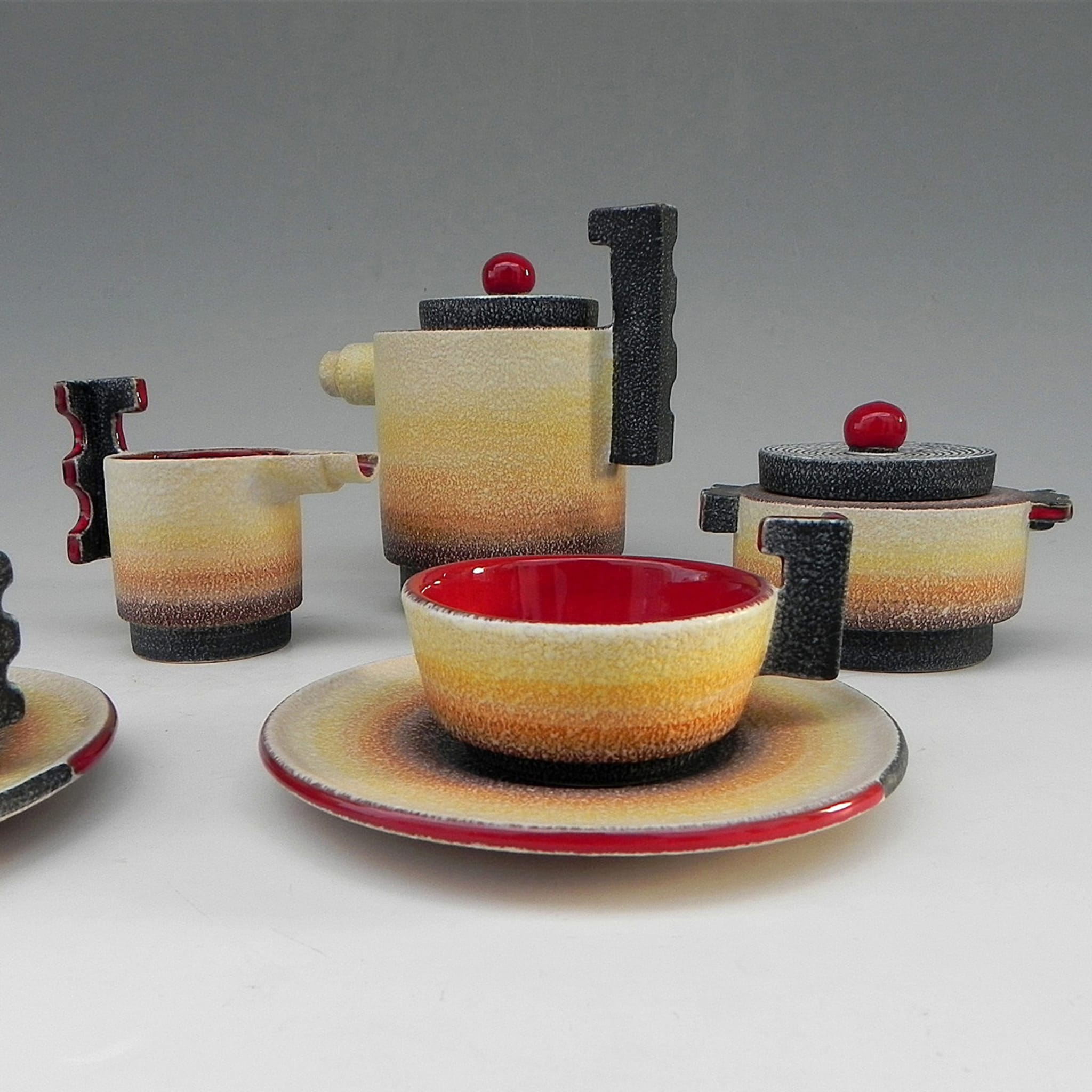 Diulgheroff Futurist Ceramic Tea Set for Two - Alternative view 3