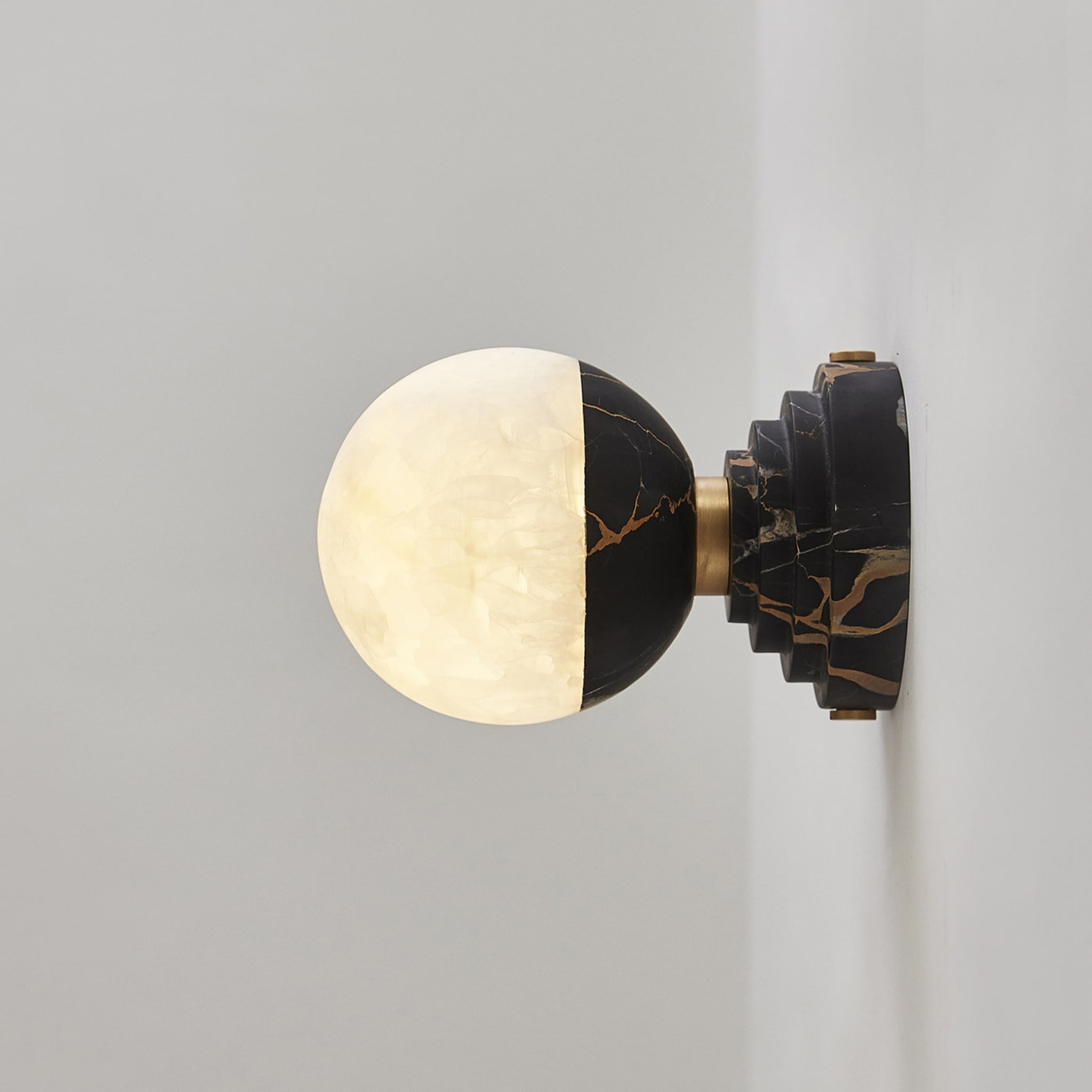 Lunar Sconce in Portoro Marble and Onyx  - Alternative view 1