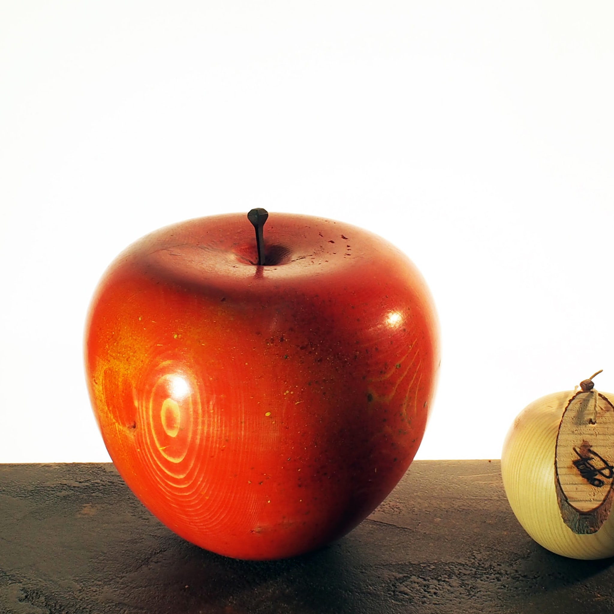 Manzana de abeto rojo - Vista alternativa 2