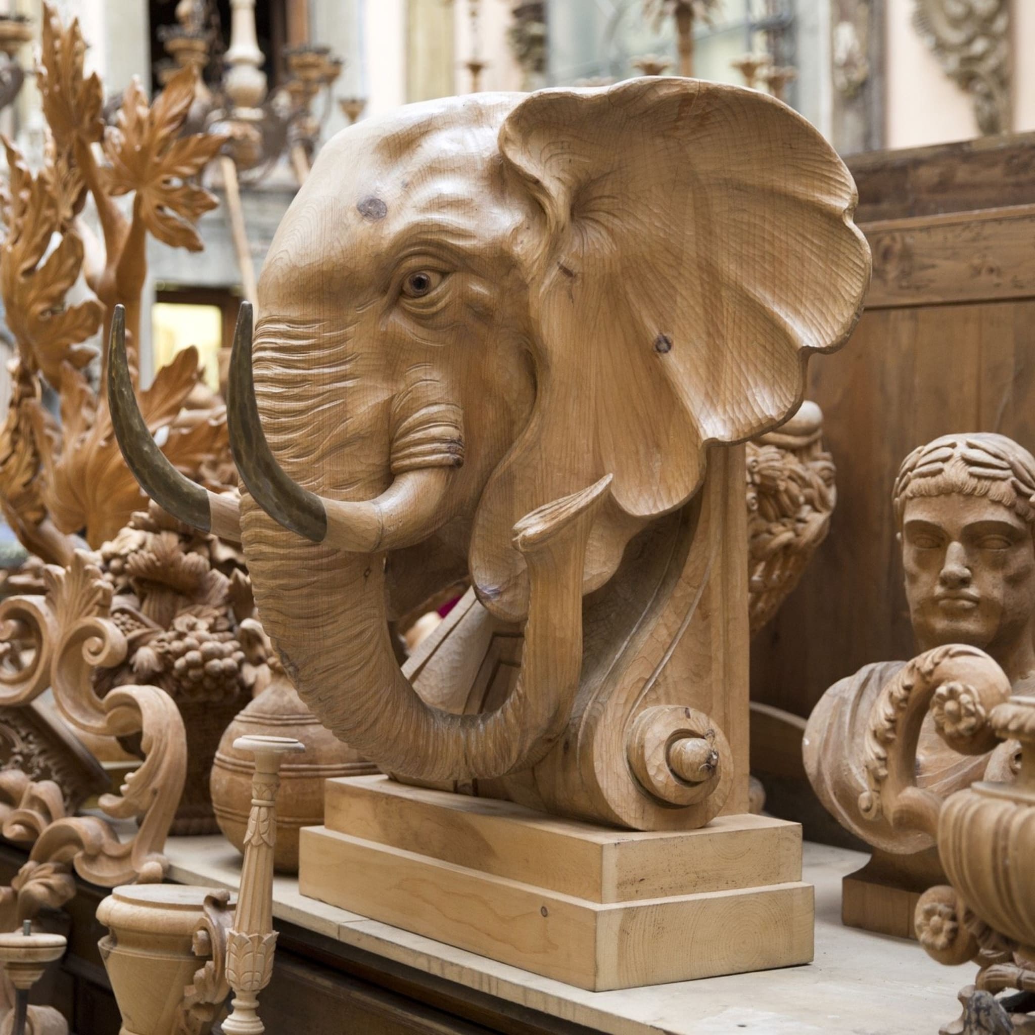 Elefante Il Magnifico Sculpture en bois - Vue alternative 3