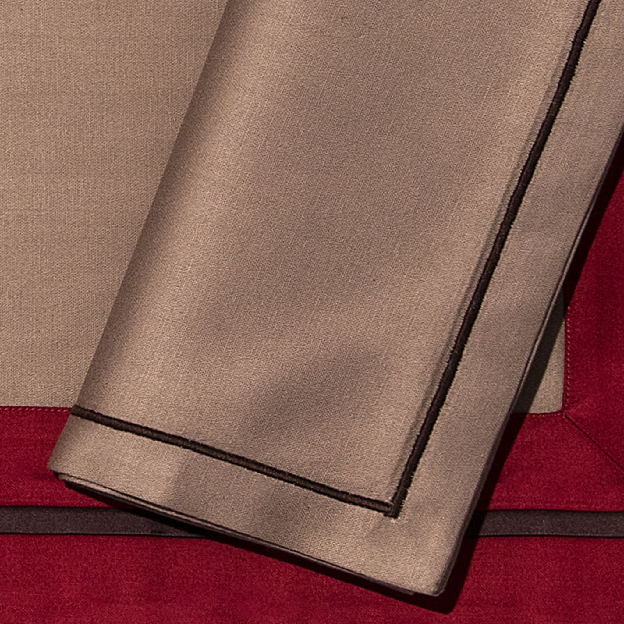 Placemats and Napkins - Red and Beige - Alternative view 2