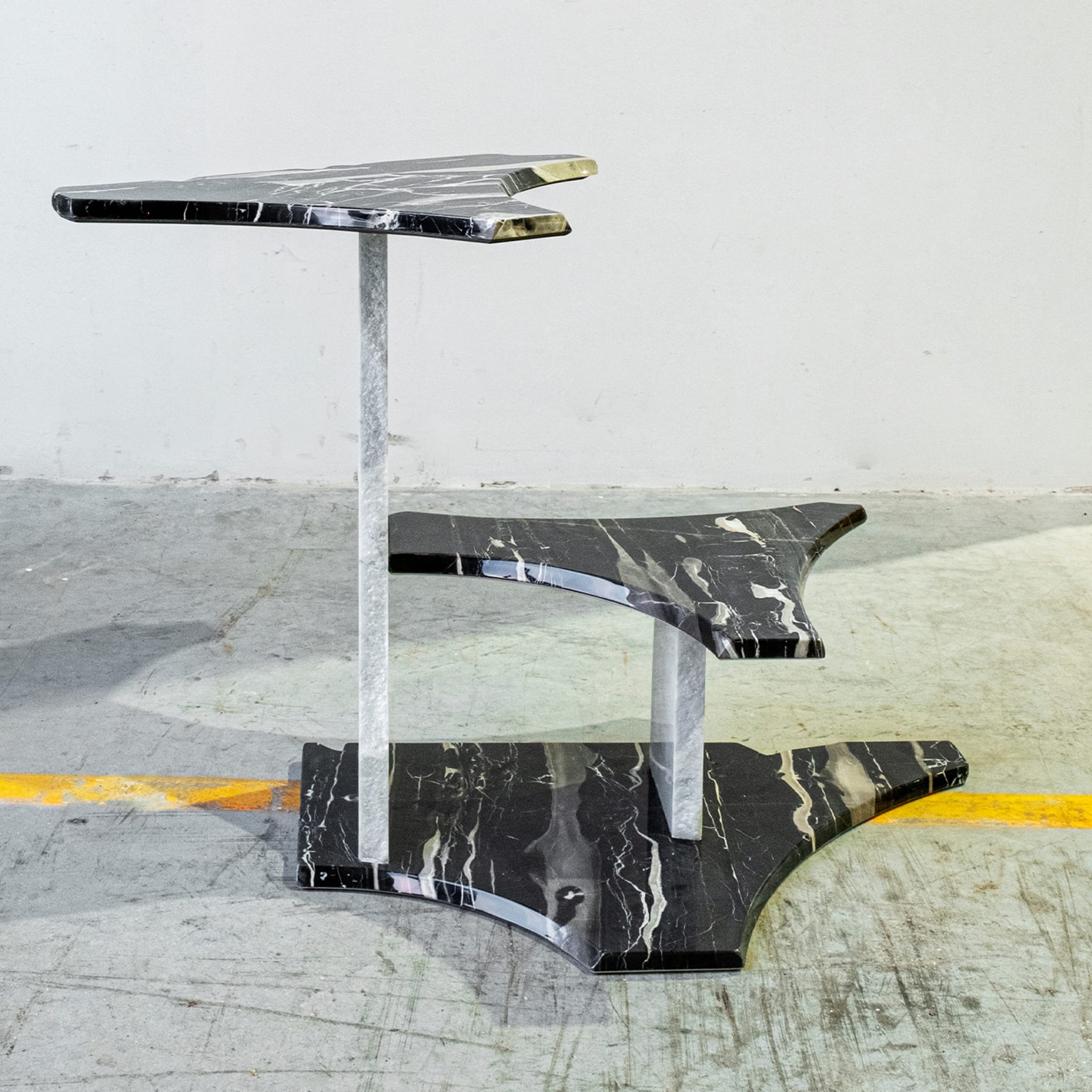 Carrara marble Sculptural Side Table  - Alternative view 1