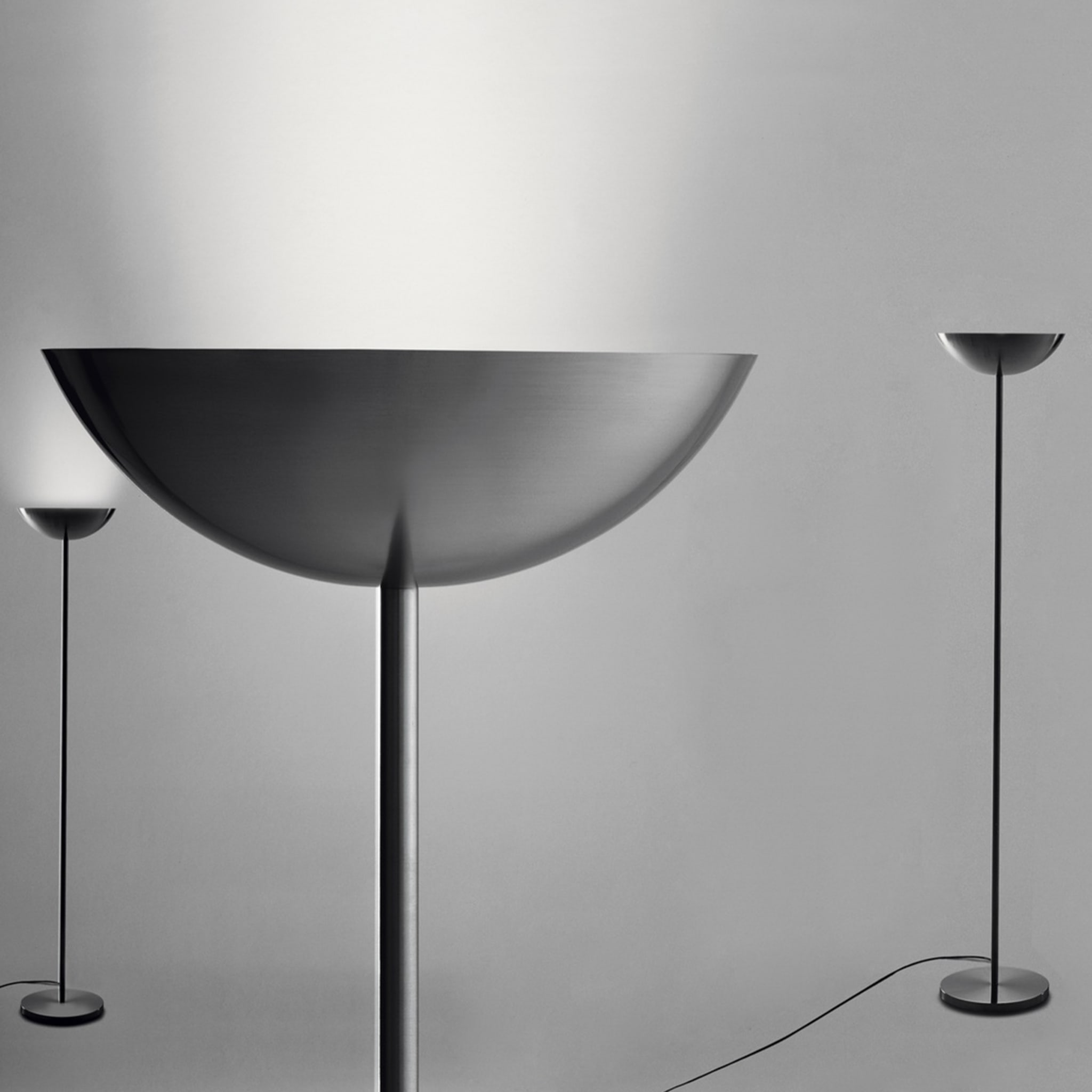 V.D.L. Floor Lamp By Richard Neutra - Alternative view 1