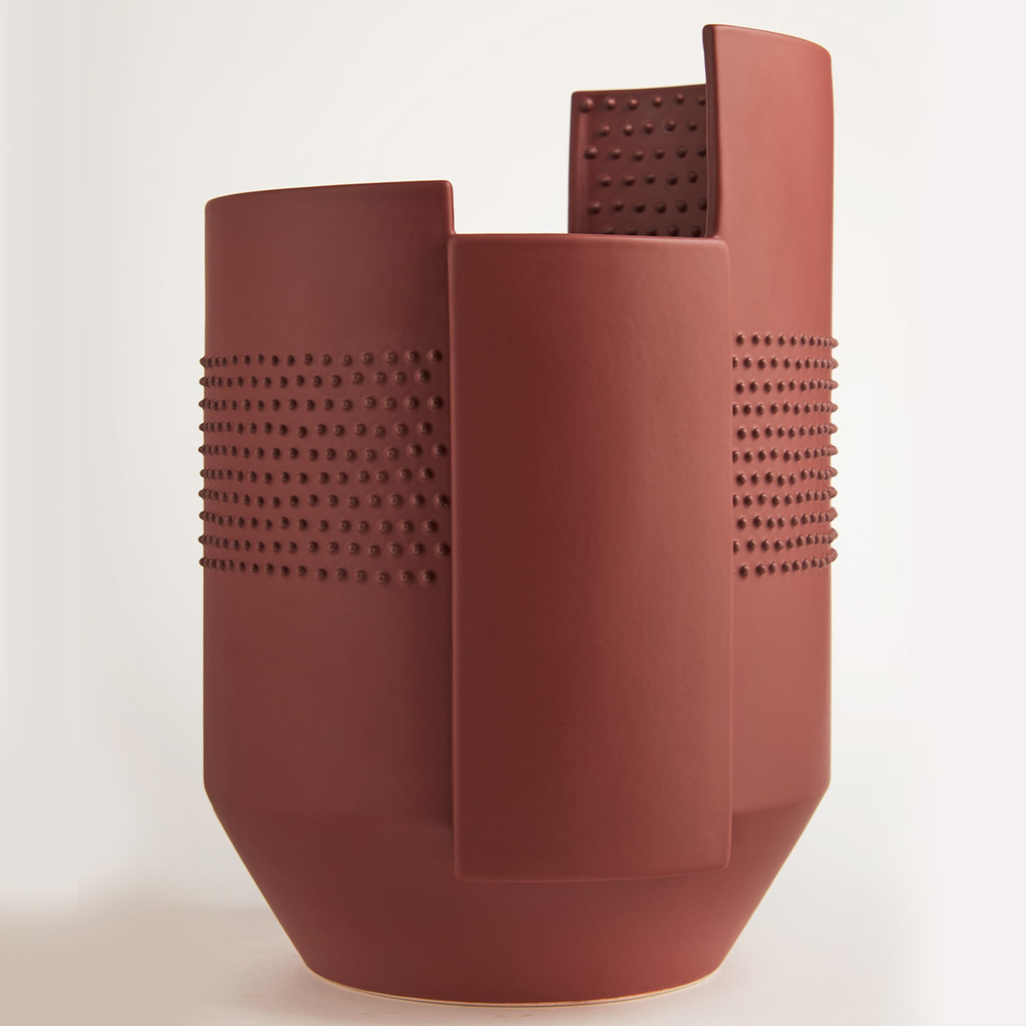 Hugo Burgundy Vase by Simona Cardinetti - Alternative view 2