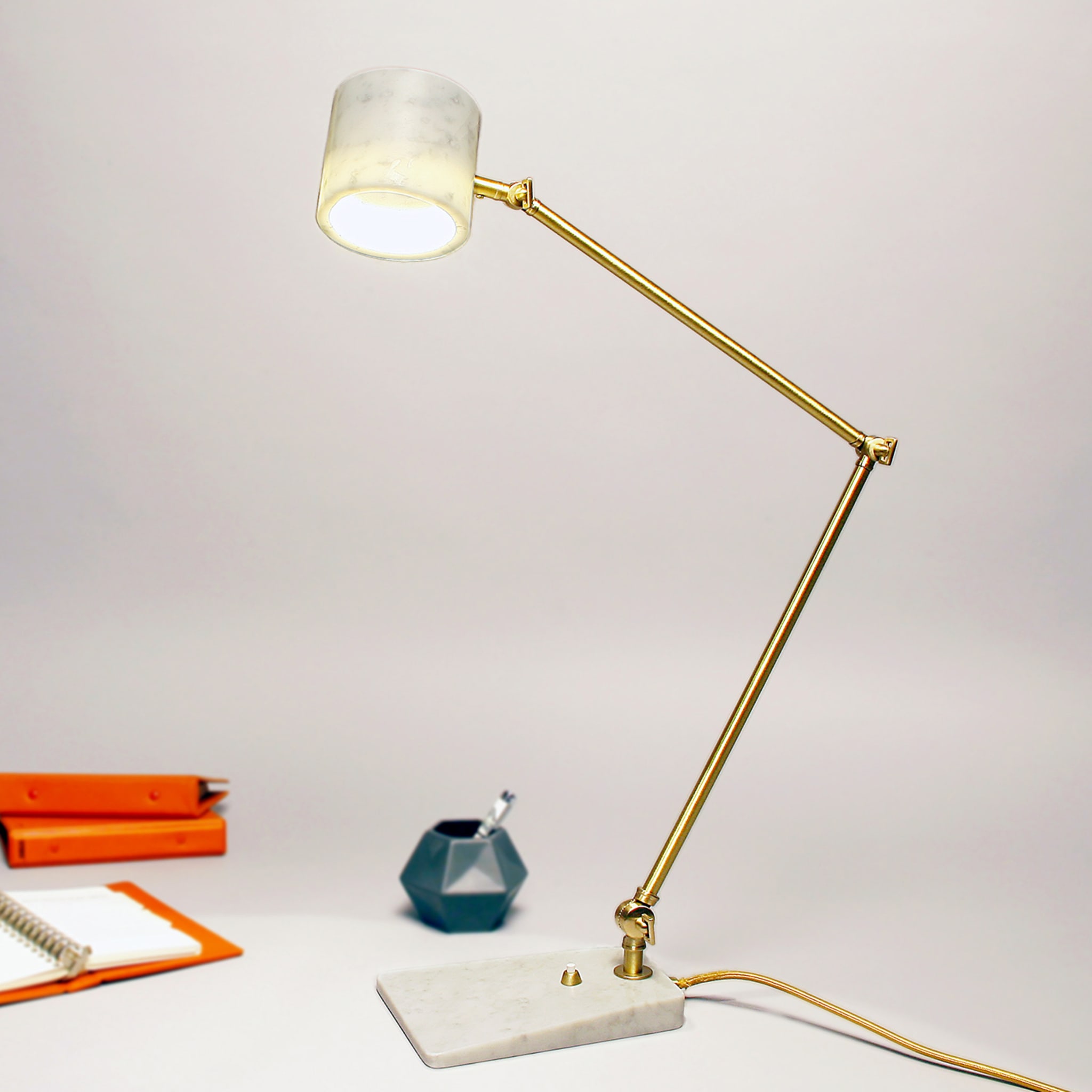 "Flamingo" Table Lamp in Carrara Marble - Alternative view 1