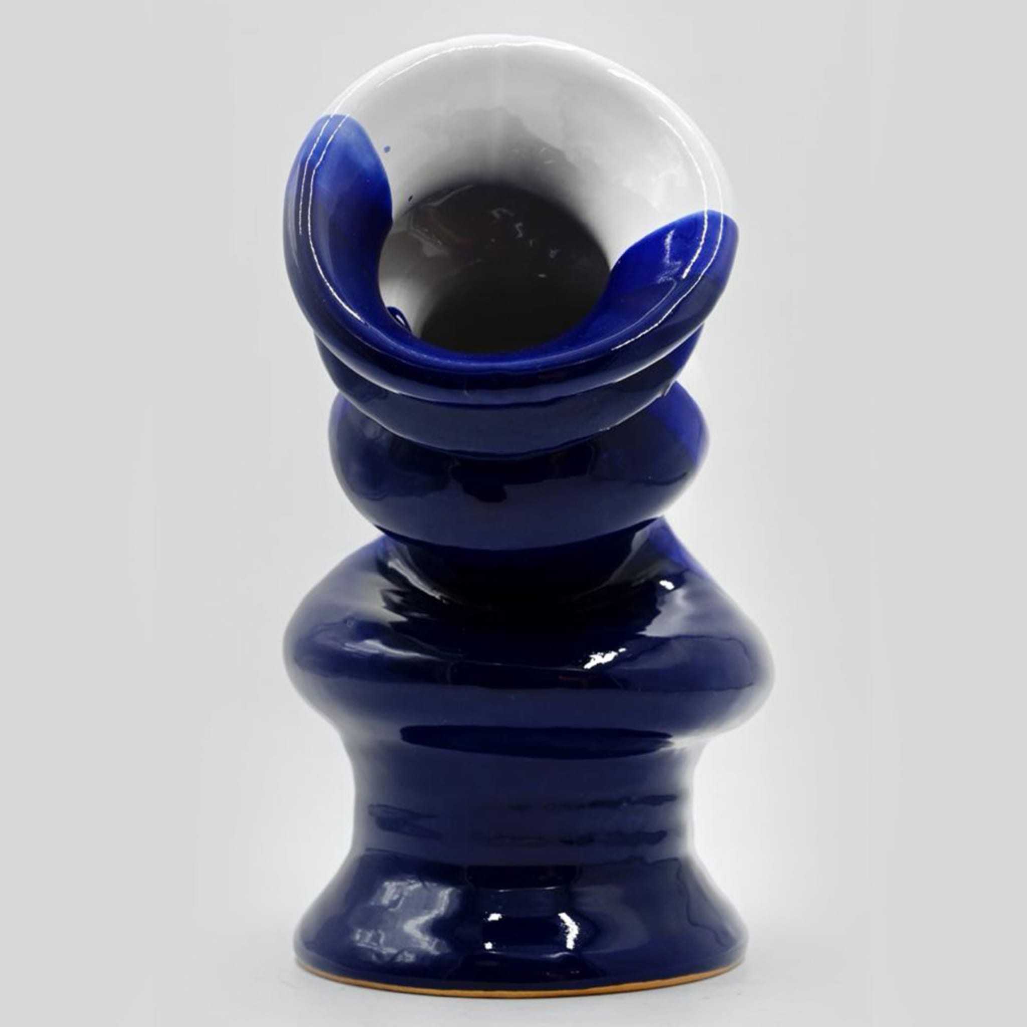 Vaso scultoreo blu e bianco - Vista alternativa 3