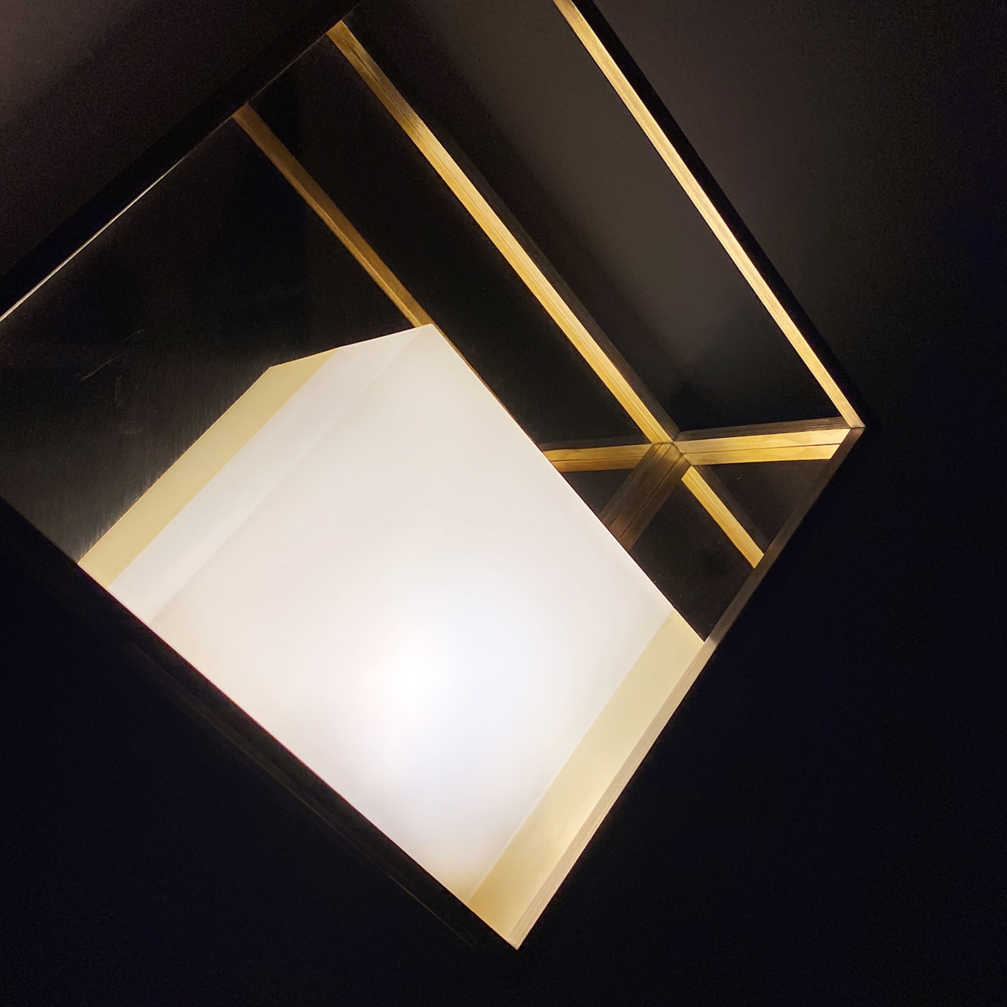 Wiso Lámpara de latón dorado - Vista alternativa 2