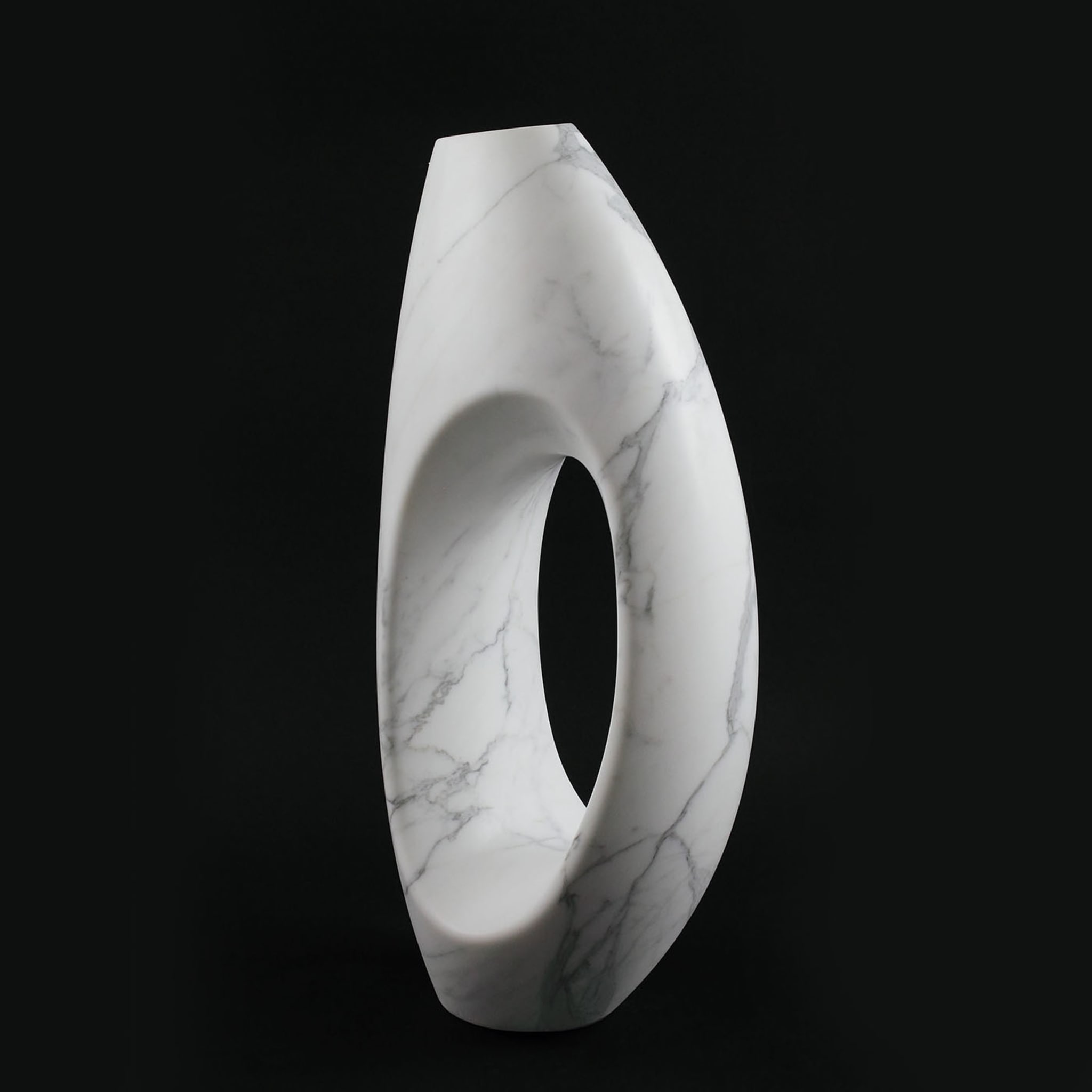 PV02 Vaso in marmo statuario - Vista alternativa 1