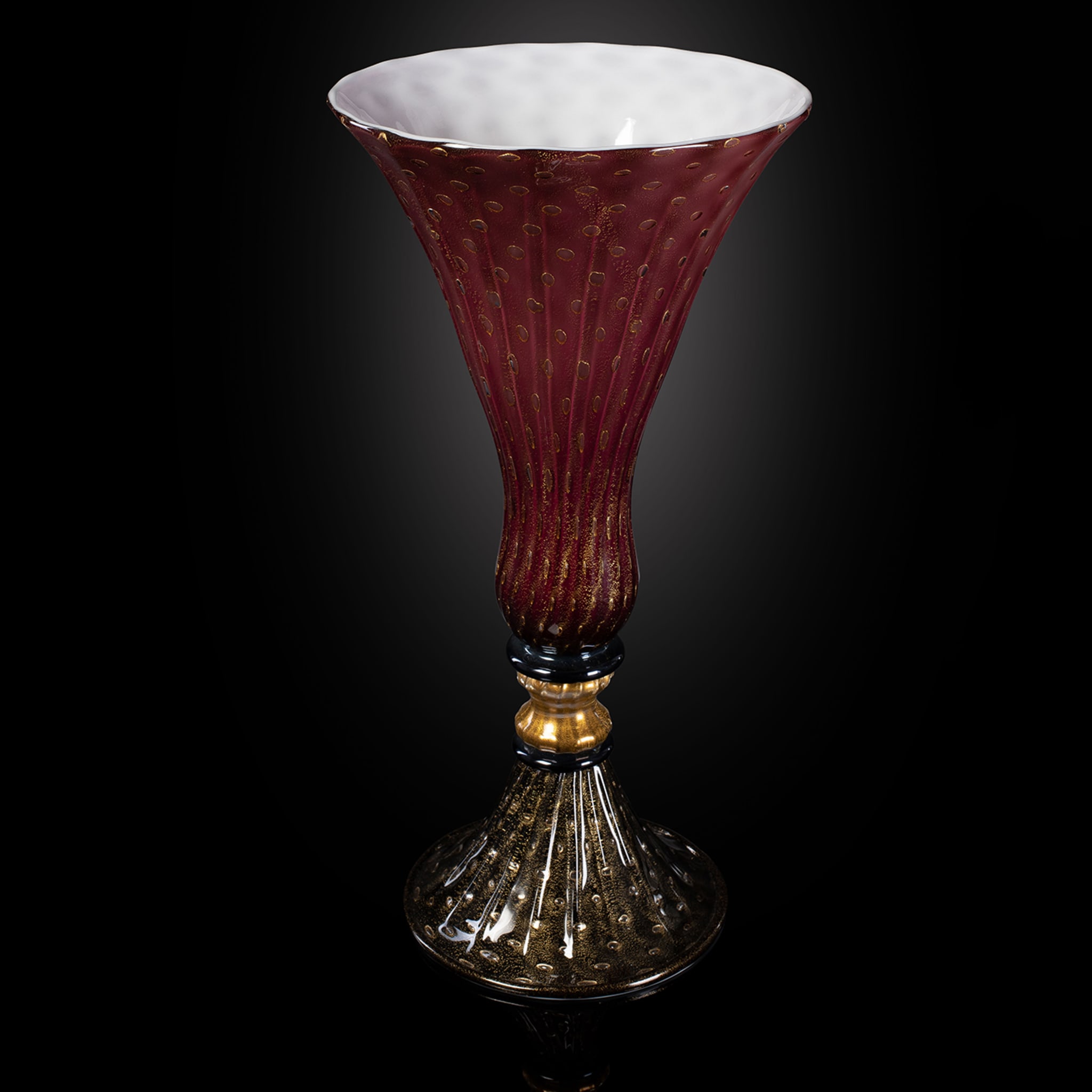 Stmtrub Ruby & Gold Footed Vase - Alternative view 4