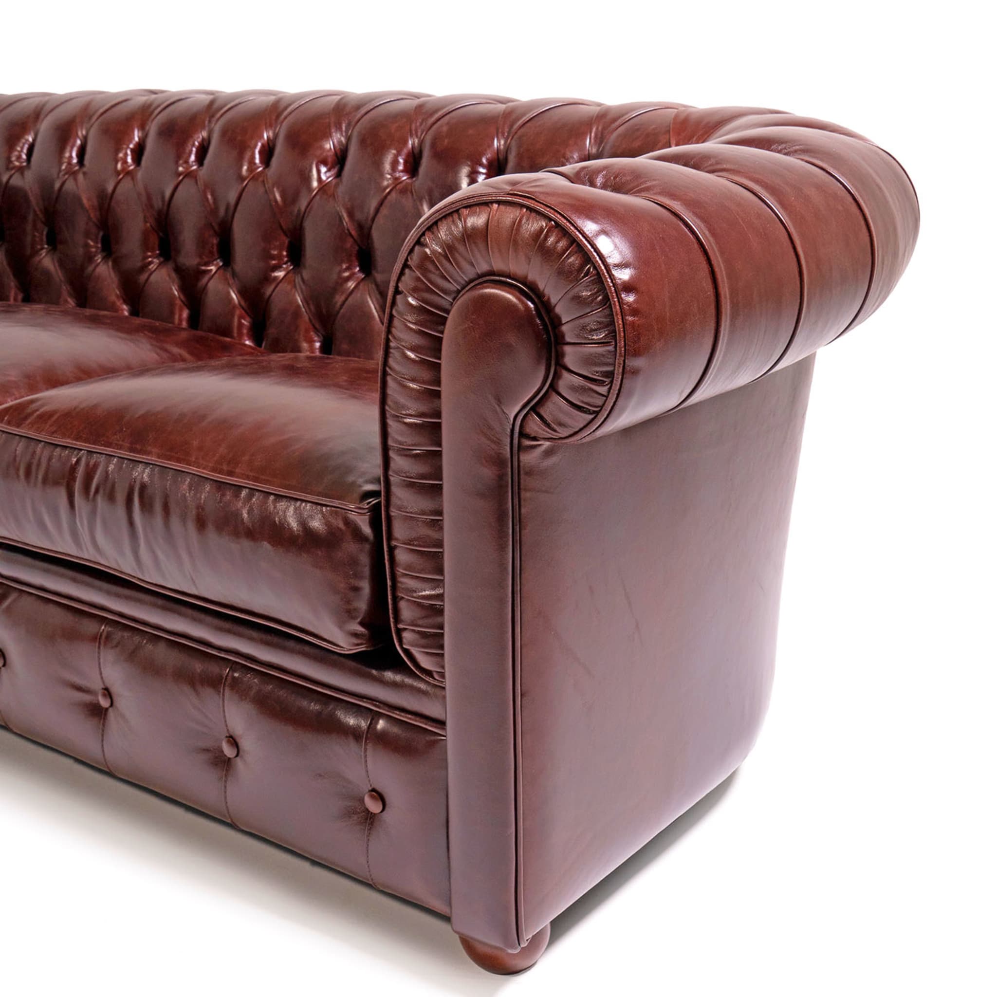 Chesterfield Ruby Leather 3-seater Sofa Tribeca Collection - Alternative view 1