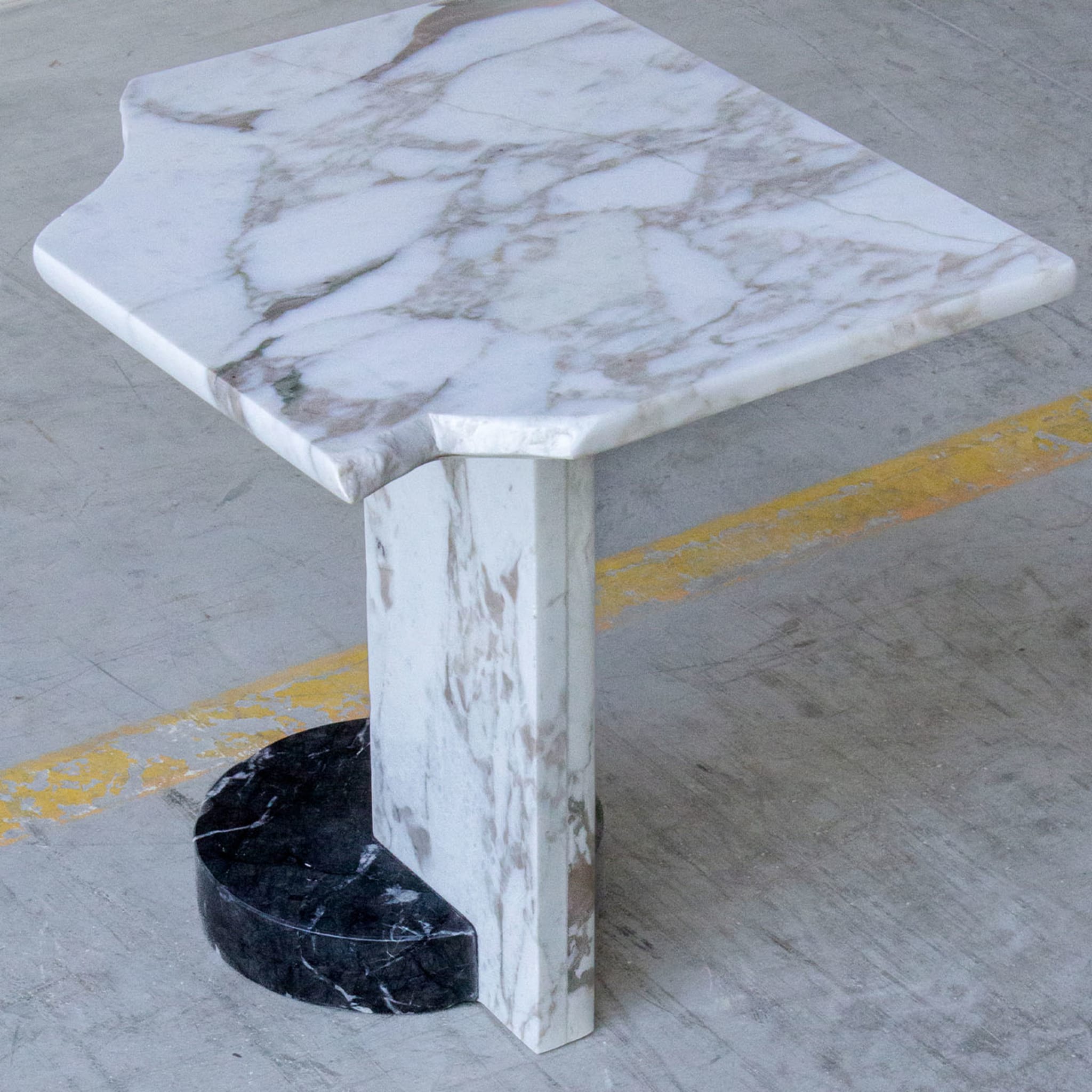 SST022 Table d'appoint en marbre quadrillé Calacatta Oro - Vue alternative 3