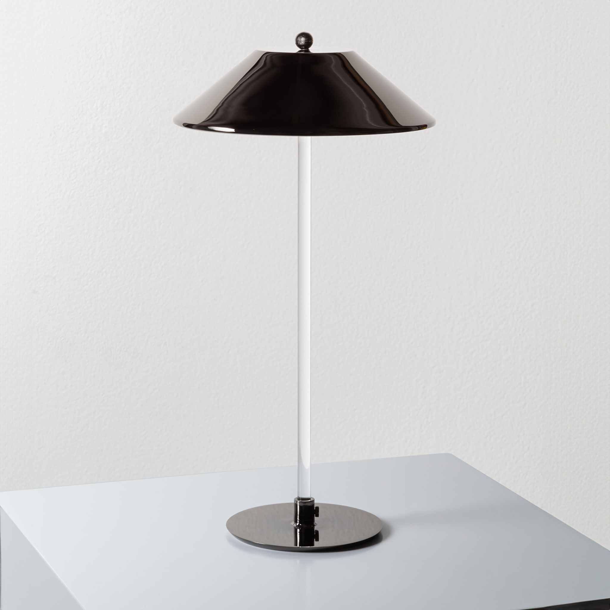 Candilee Polished Black Table Lamp by Isacco Brioschi - Alternative view 1