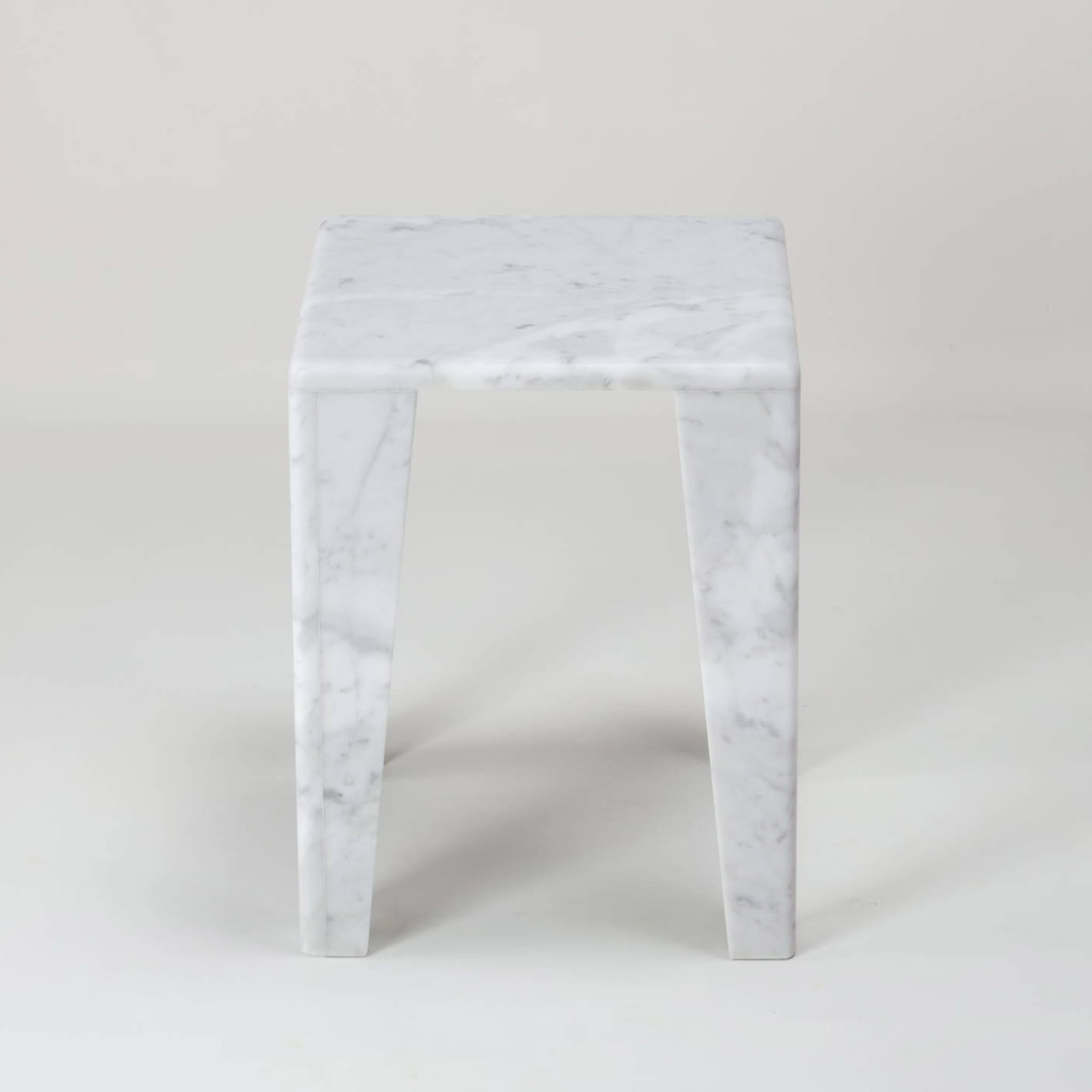 ChunkY01 Carrara Marble Side Table - Alternative view 1