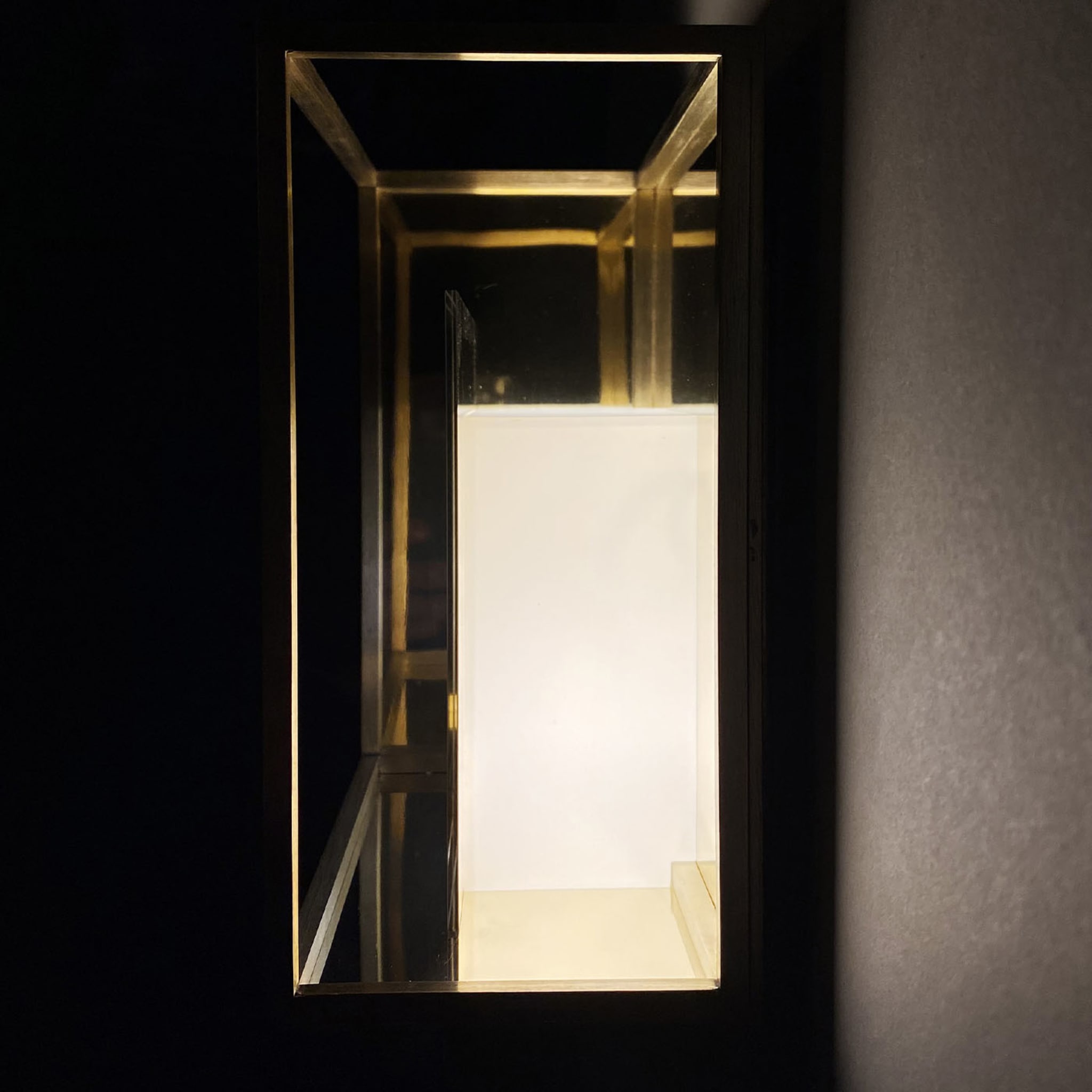 Wiso Brushed Brass Sconce - Alternative view 3