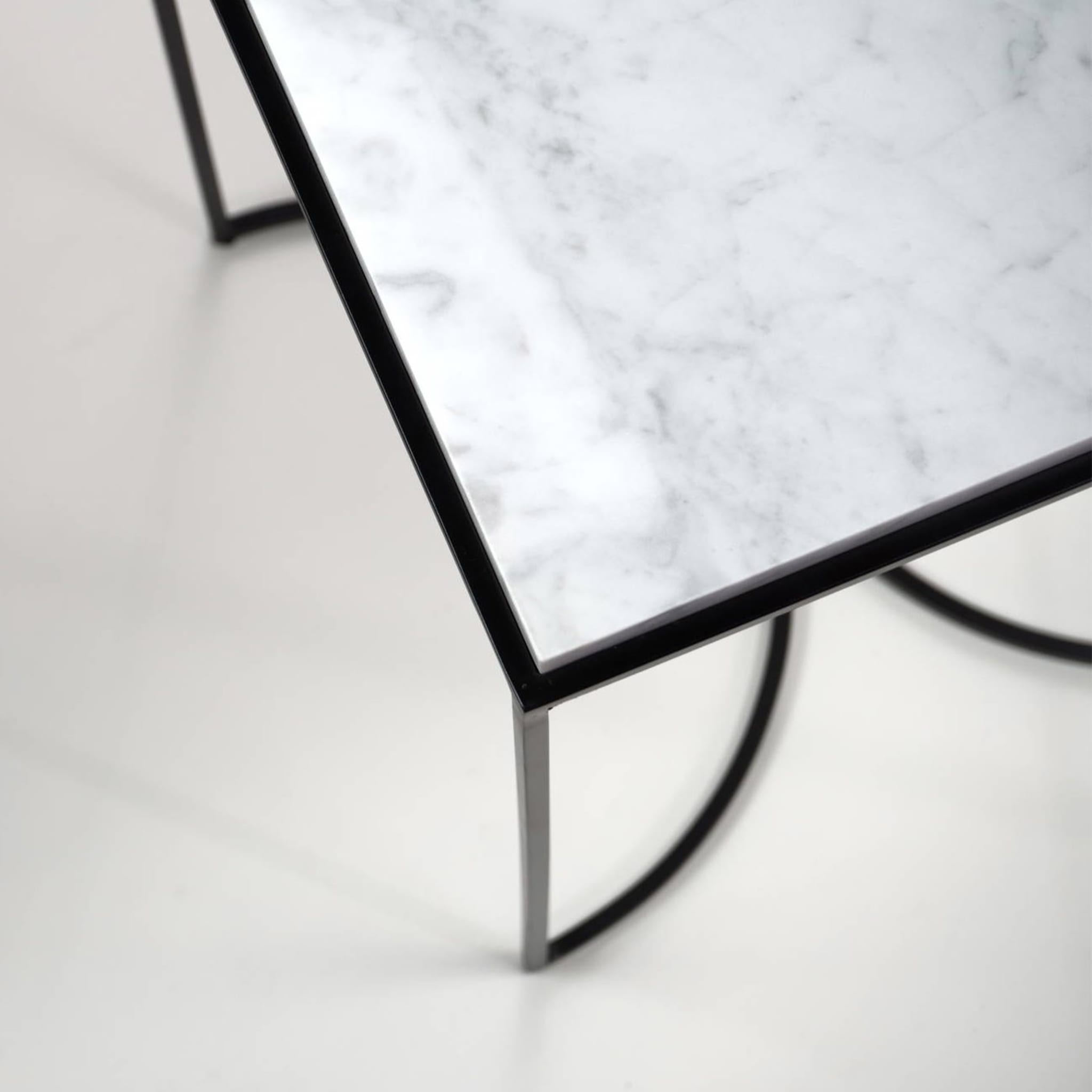 NaiveE Carrara Marble Side Table - Alternative view 3