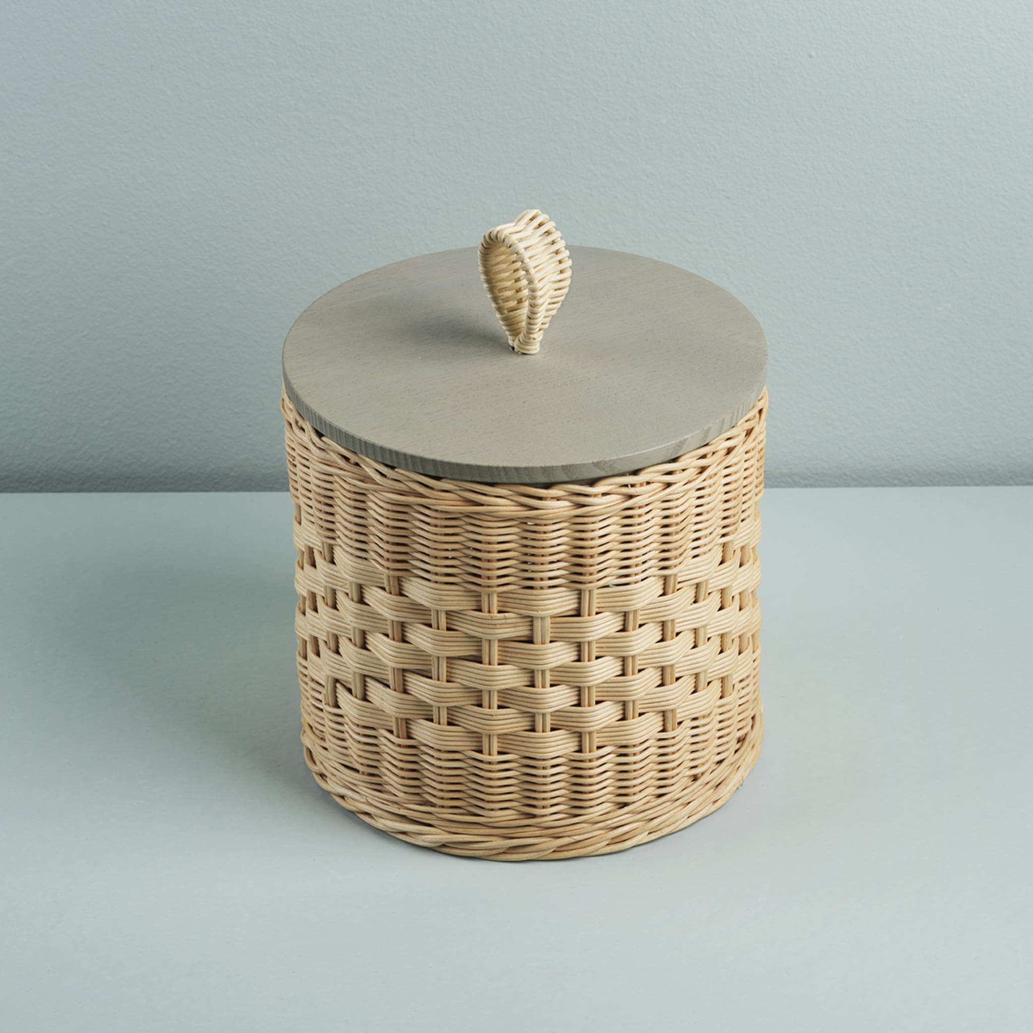 Perla Low Wicker Jar with Wood Lid - Alternative view 1