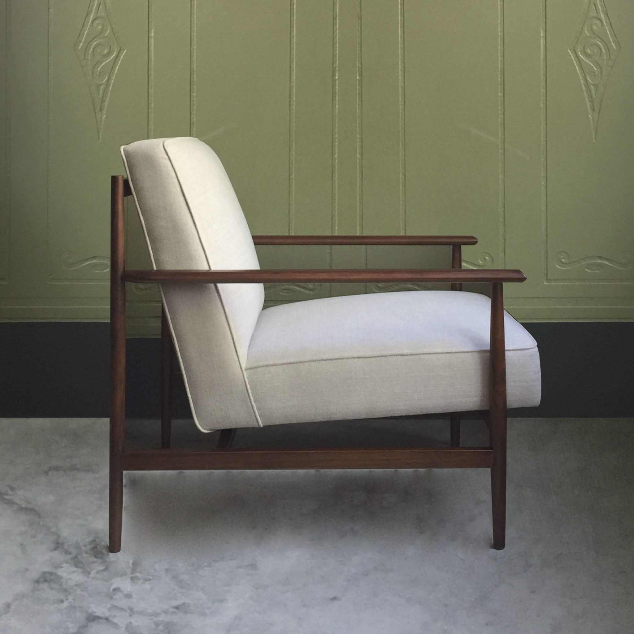 Gaia Beige Line Lounge Chair - Alternative view 1