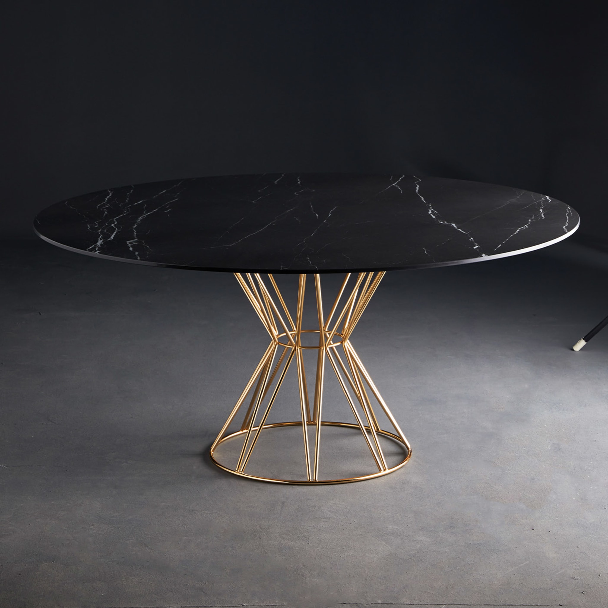 Circus Black Marquina & Brass Table by Fauciglietti Engineering - Alternative view 1