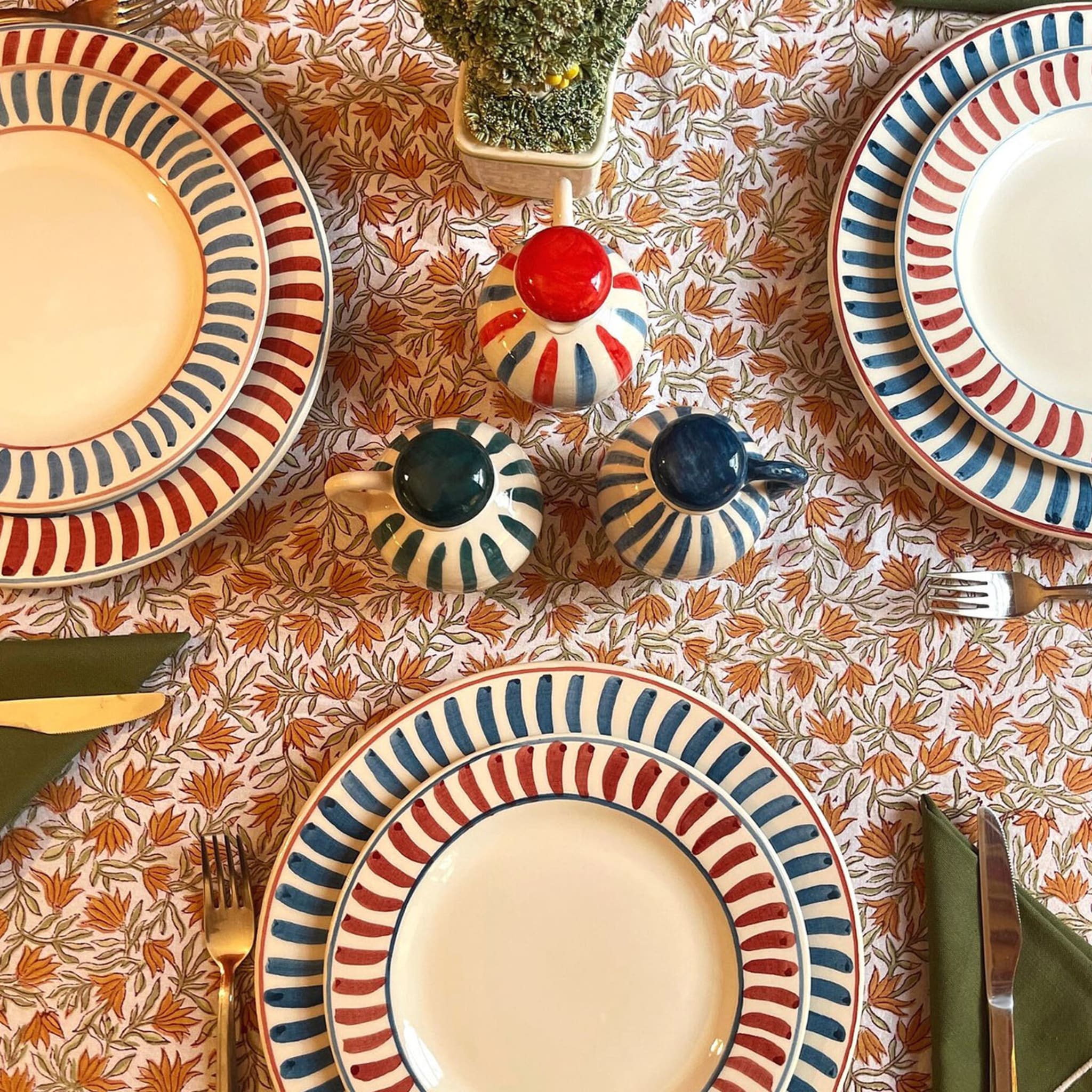 Set di 12 piatti da pranzo in ceramica rossa e blu - Vista alternativa 1