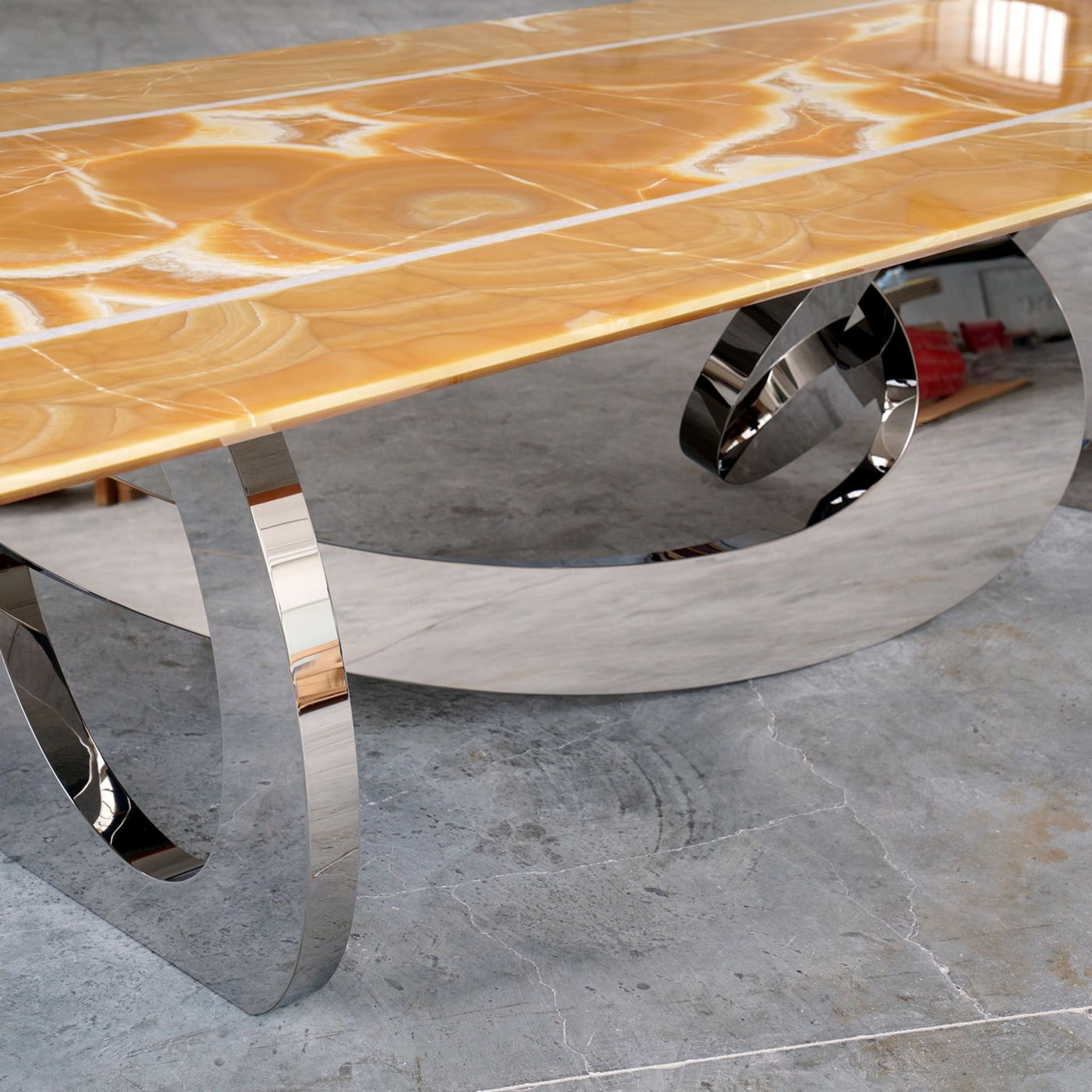 Bangles Onyx Dining Table - Alternative view 3