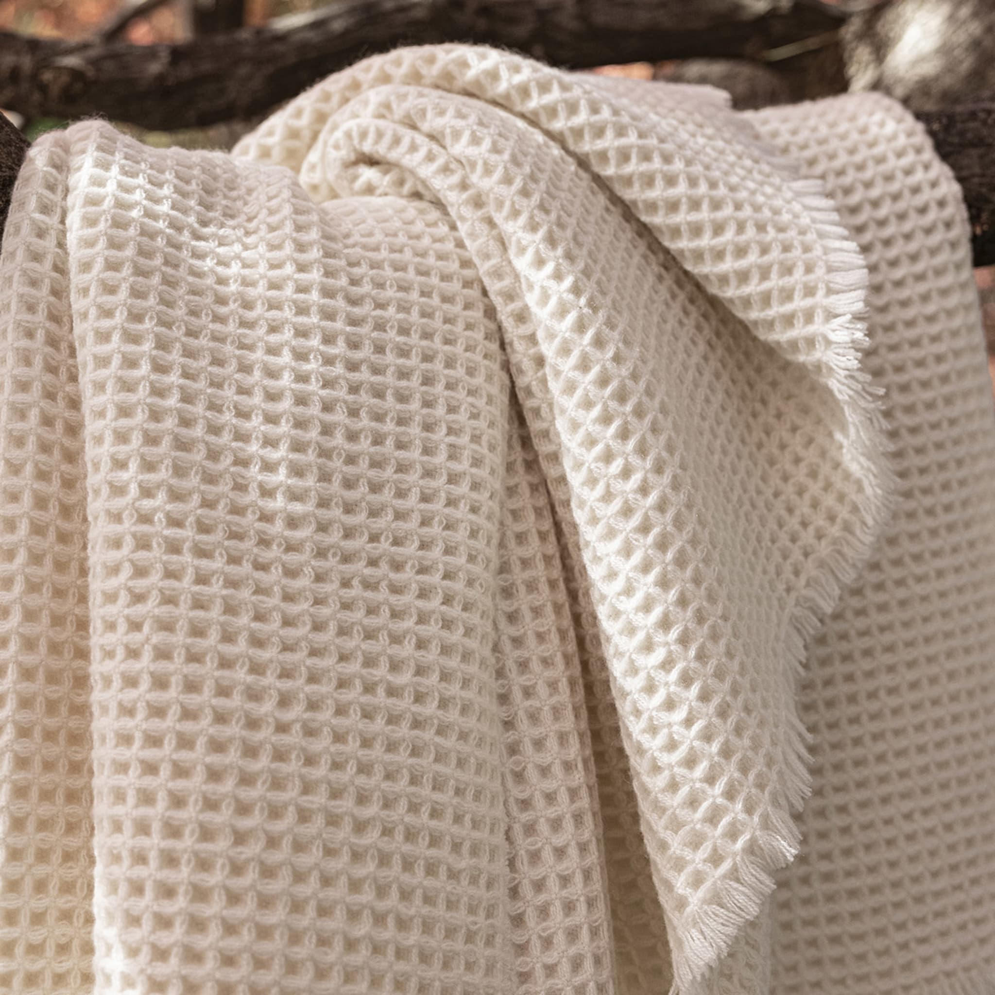 Sasha Honeycomb White Small Blanket - Alternative view 1