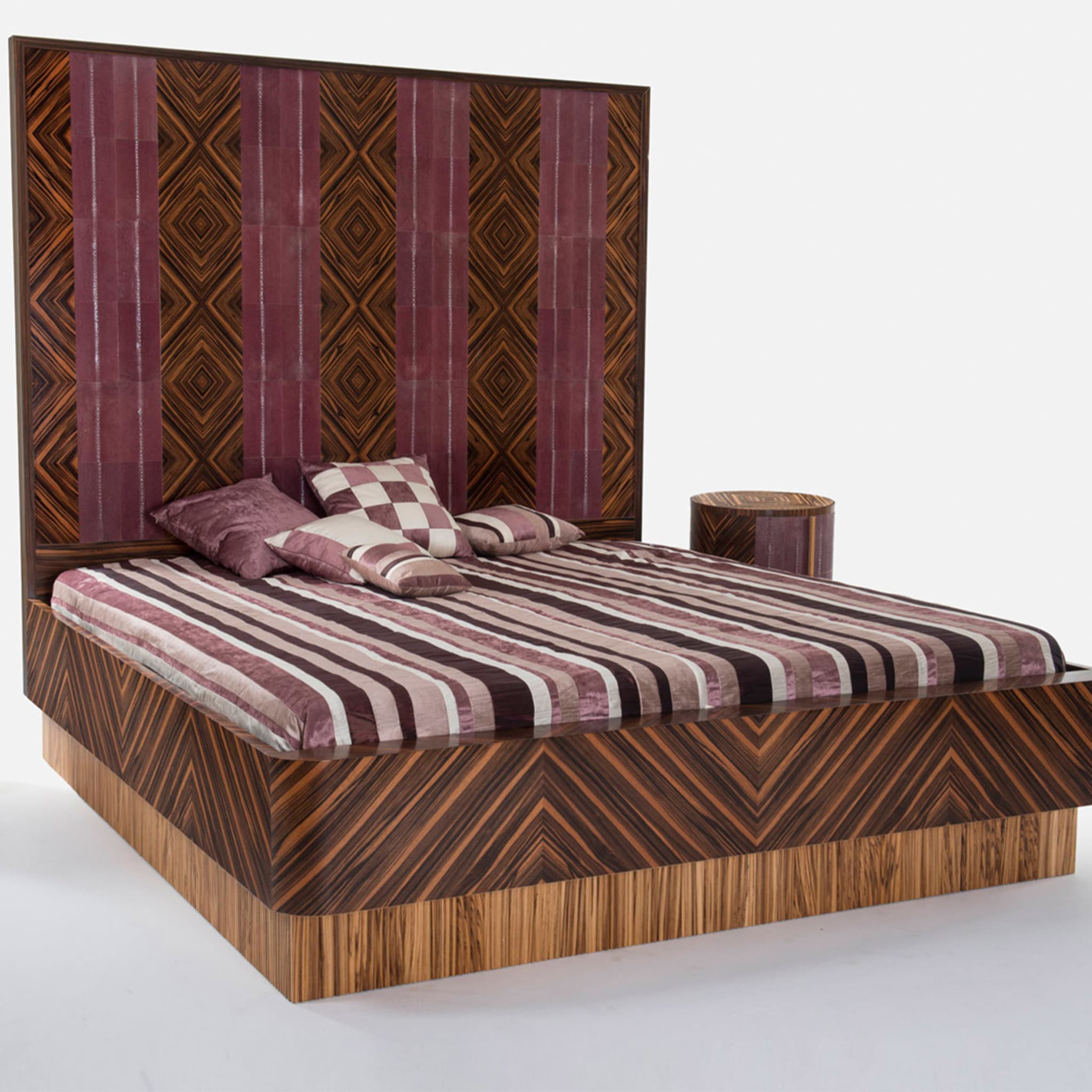 Ardito King Size Bed - Alternative view 1
