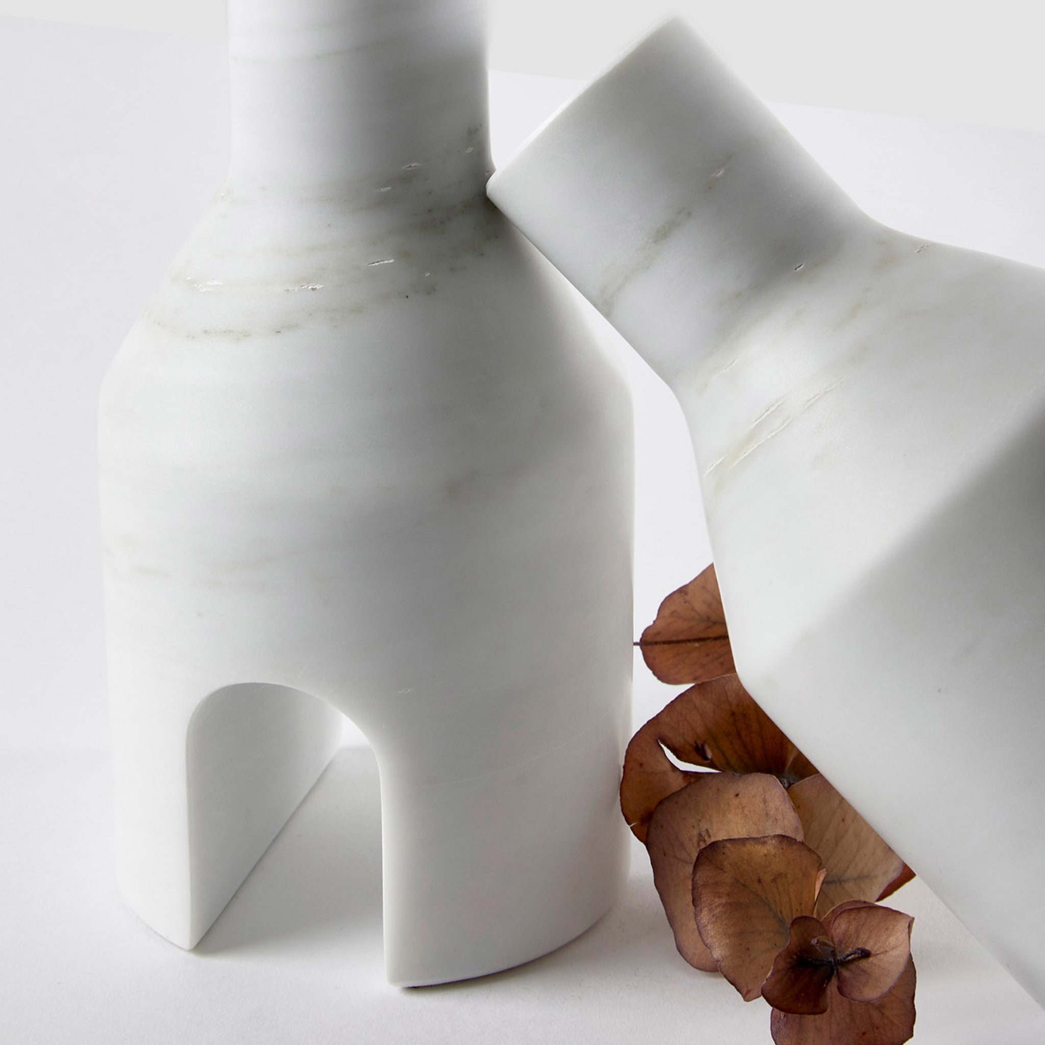 Domus White Candleholder by Cristian Visentin - Alternative view 1