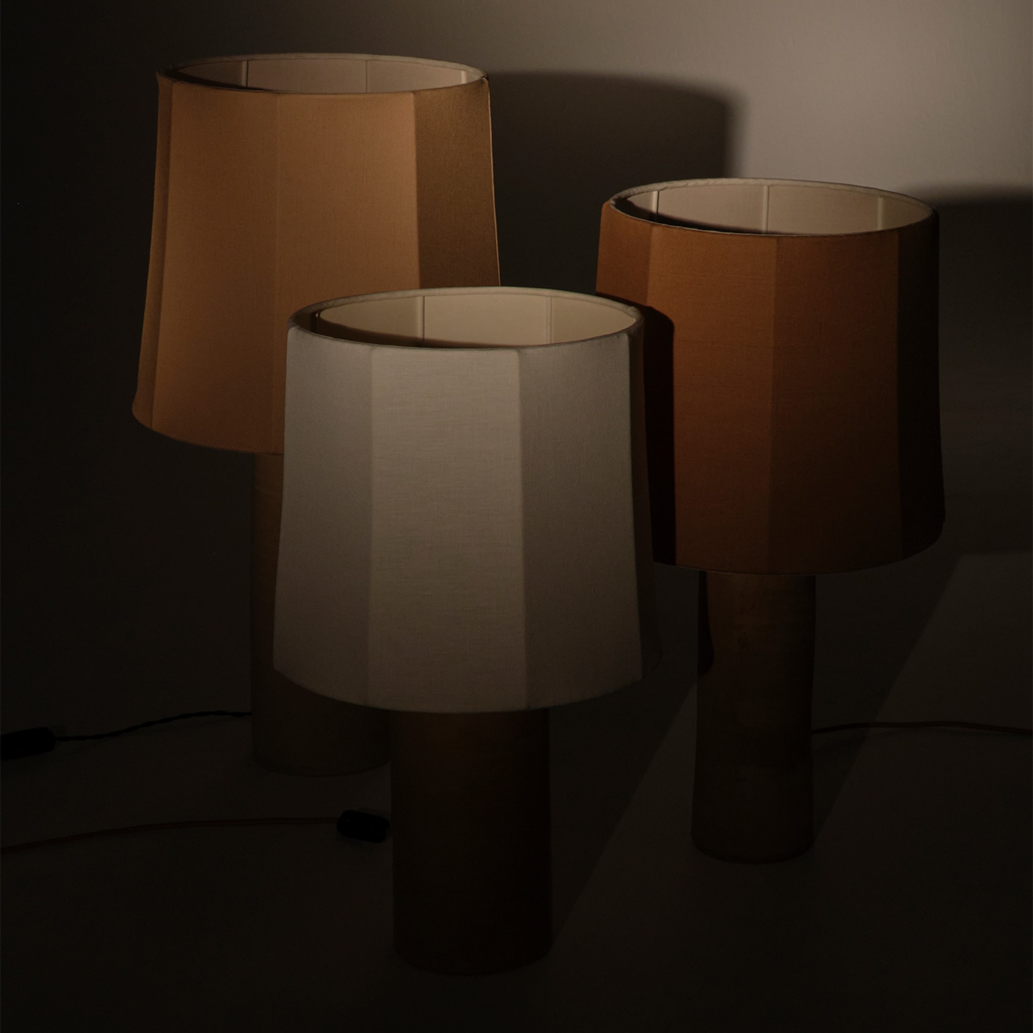 Sonora Linen Medium White Table Lamp - Vue alternative 3