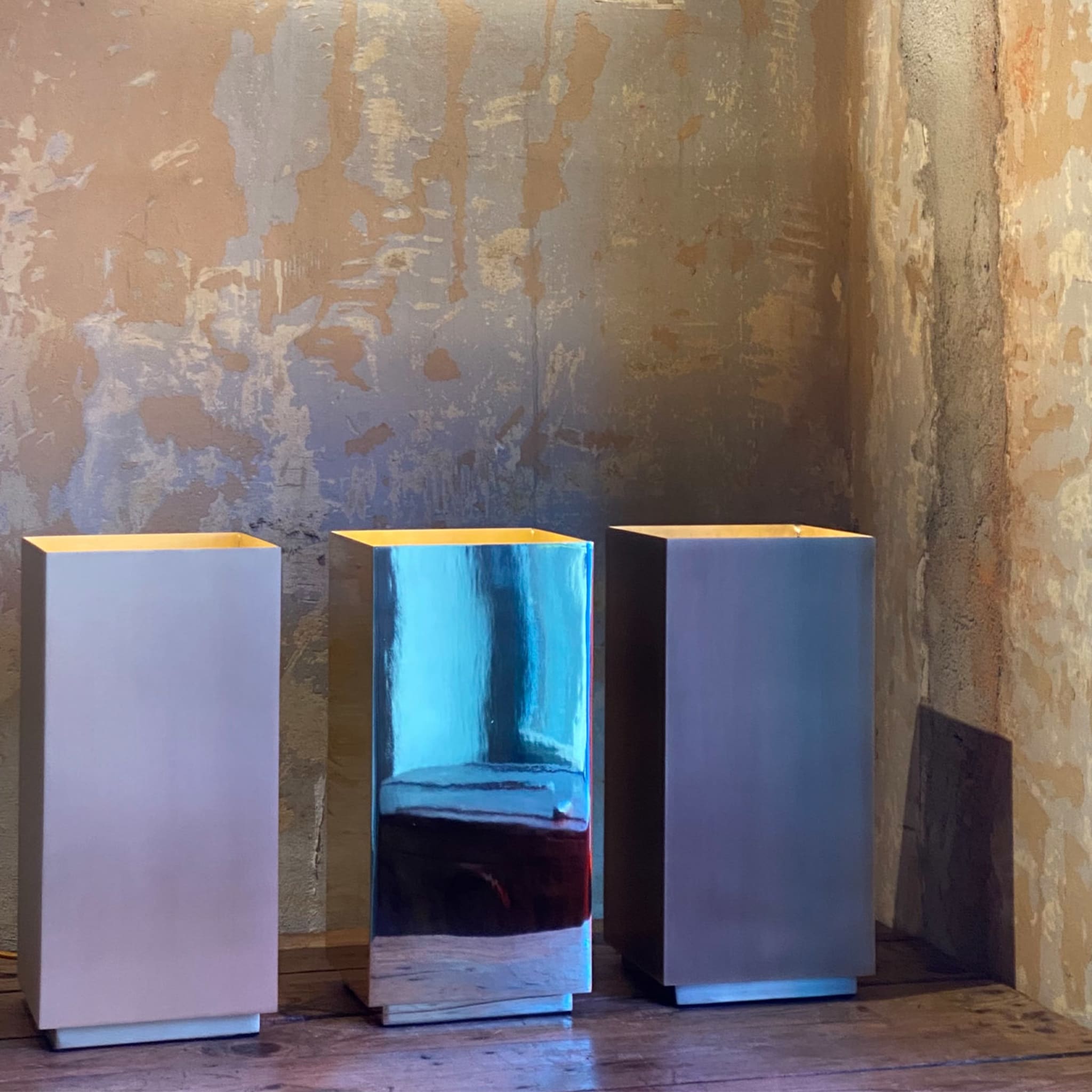 Light Gallery Luxury Cubo 400 Golden Floor Lamp by Marco Pollice - Alternative view 1