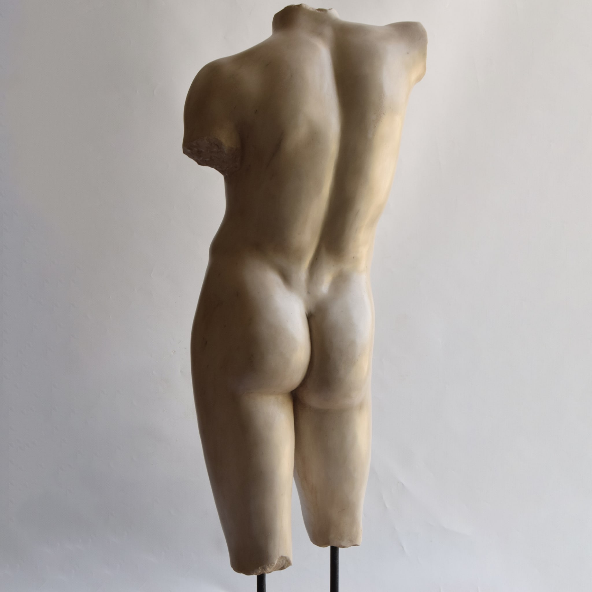 Sculpture de torse d'homme Eleusi - Vue alternative 3
