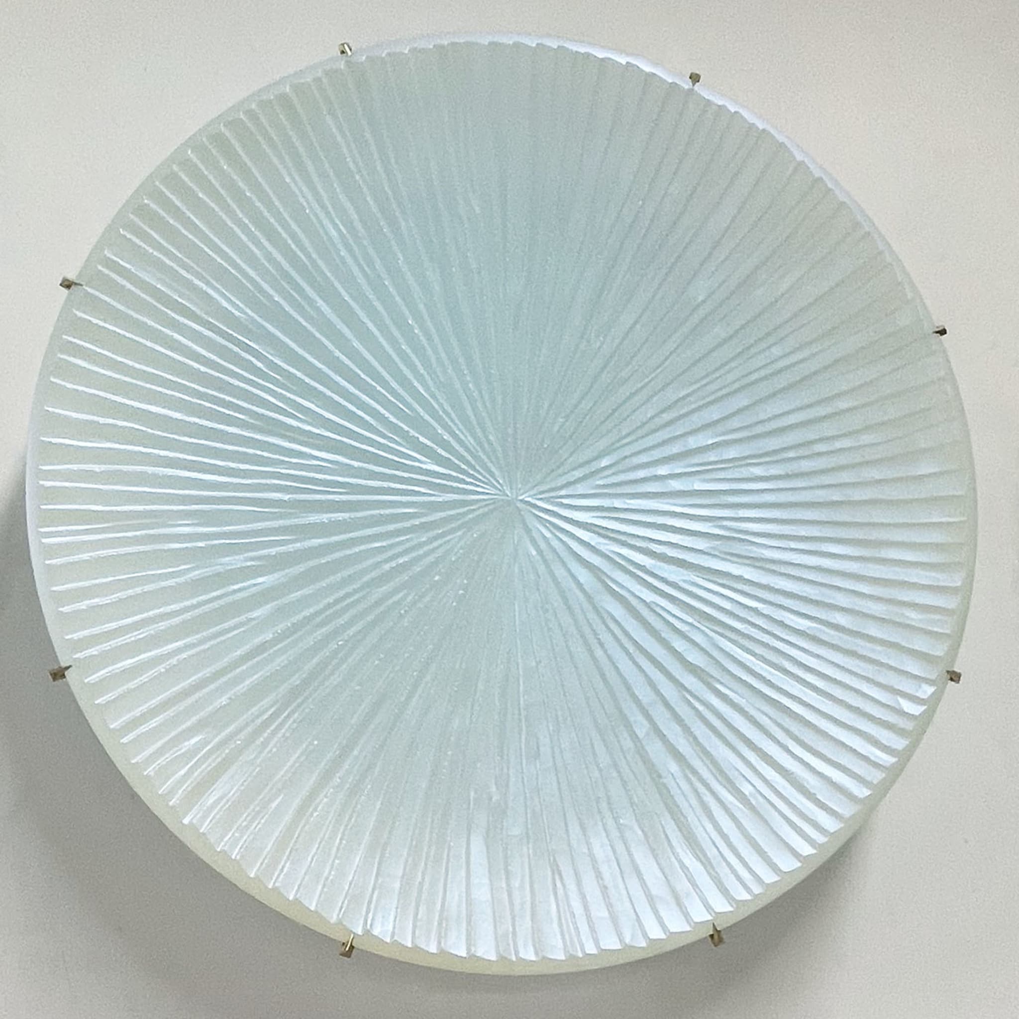 Pearly White Concave Wall Plate - Alternative view 3
