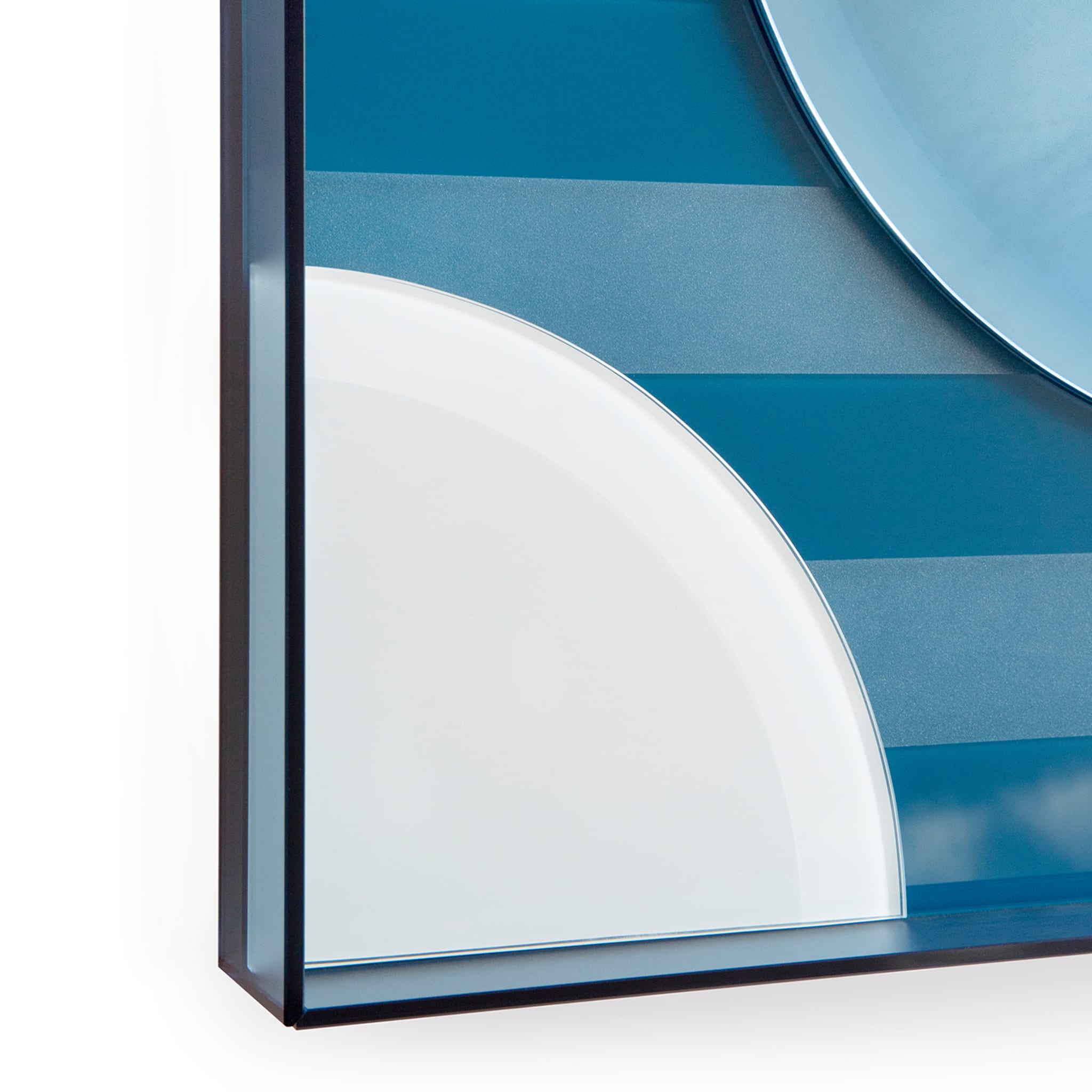 Figure M1 Specchio blu - Vista alternativa 2