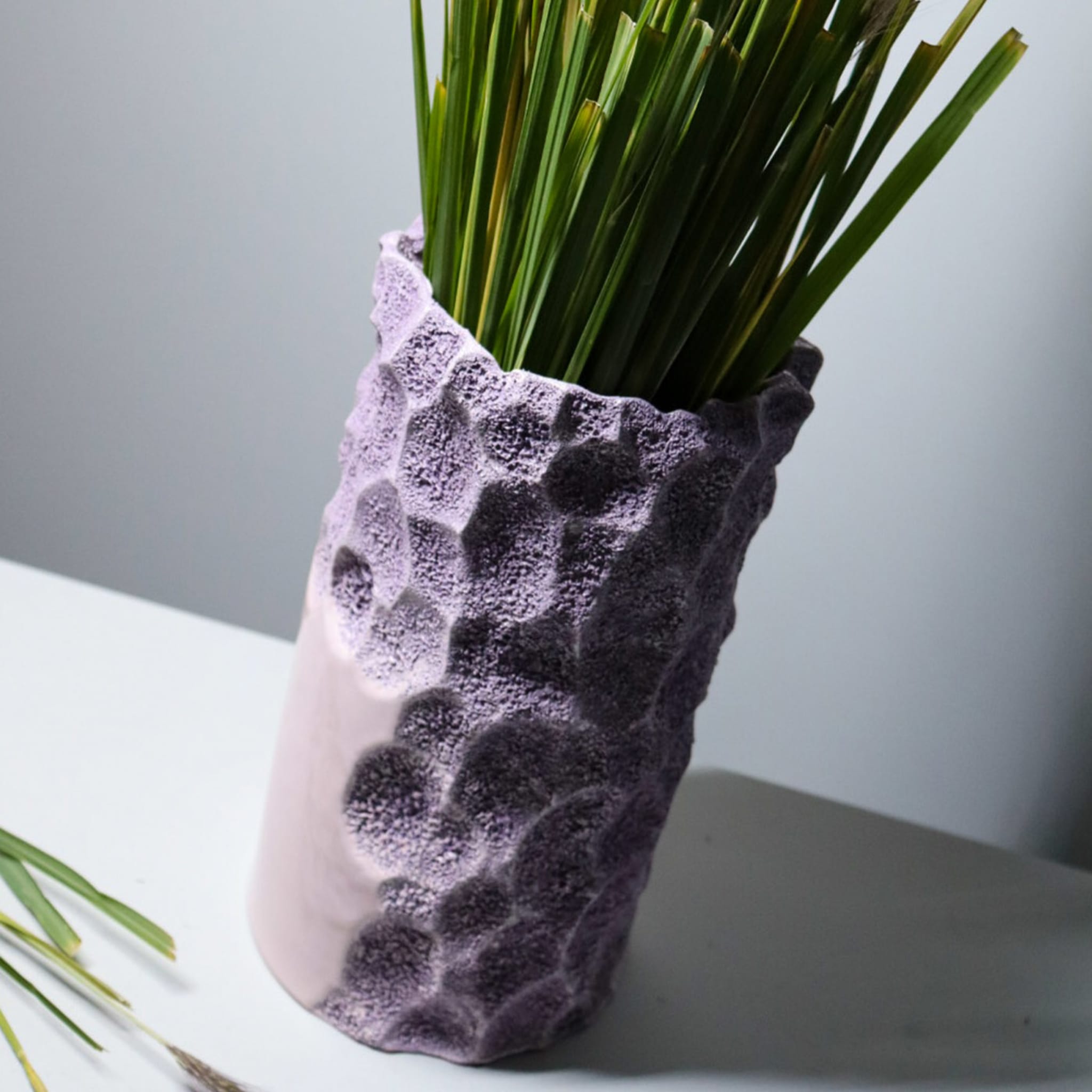 Oxymoron Pink Vase by Patricia Urquiola - Alternative view 3