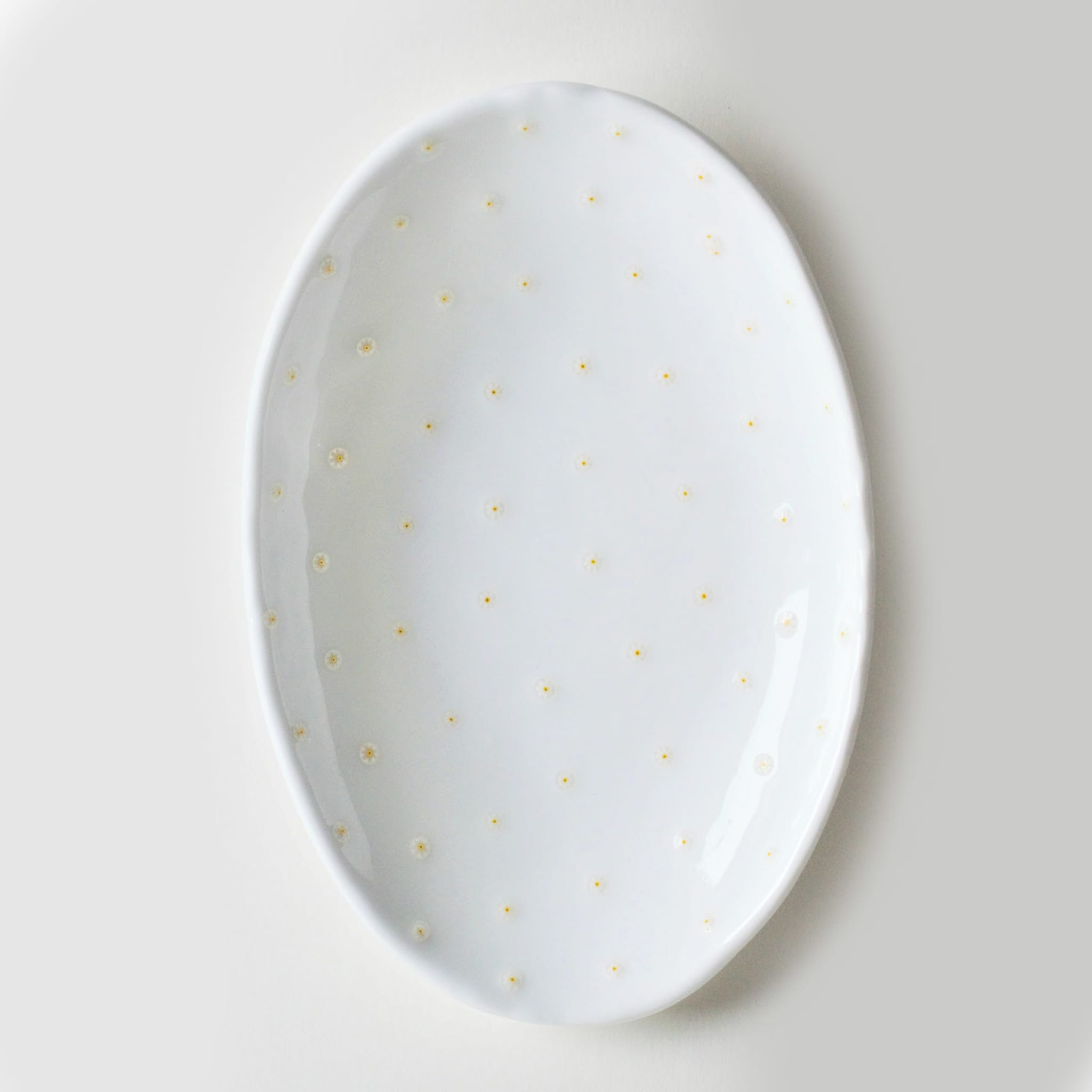 White Serving Platter with Daisy Murrine glass inlays  - Alternative view 1