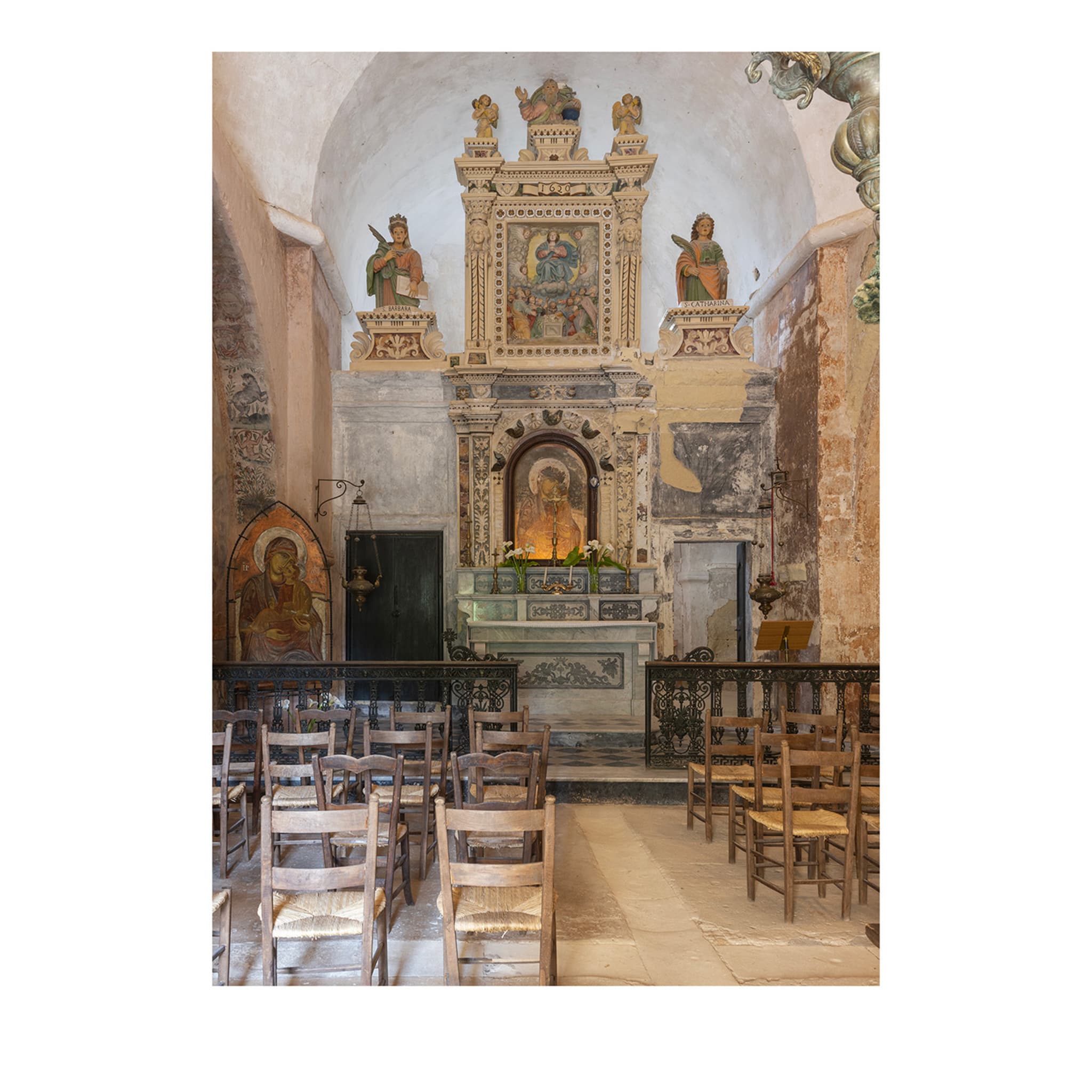 Altare della chiesa di Santa Maria dell'Alto Stampa fotografica - Vista principale