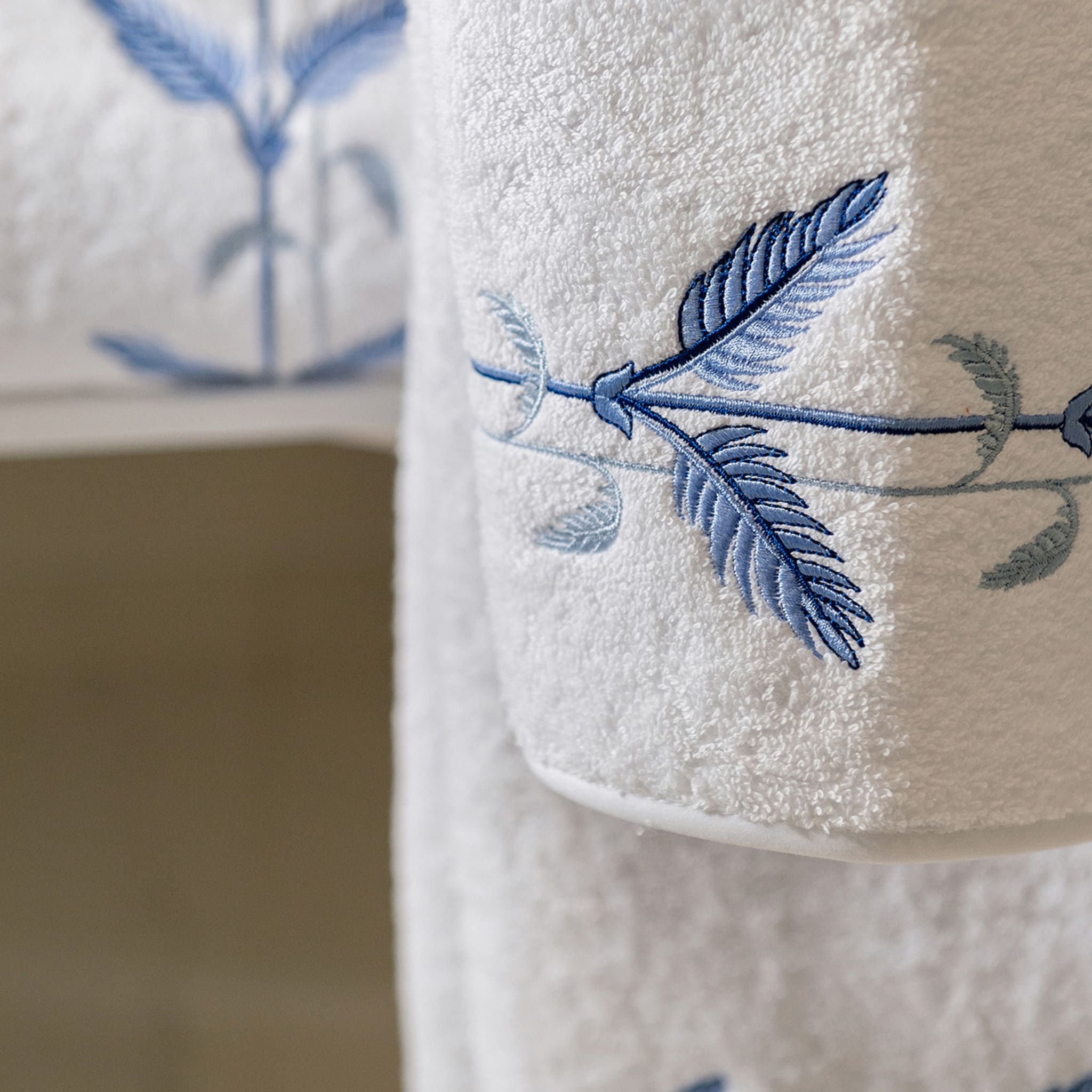 Plumes Set of 3 Bath Towels - Alternative view 4
