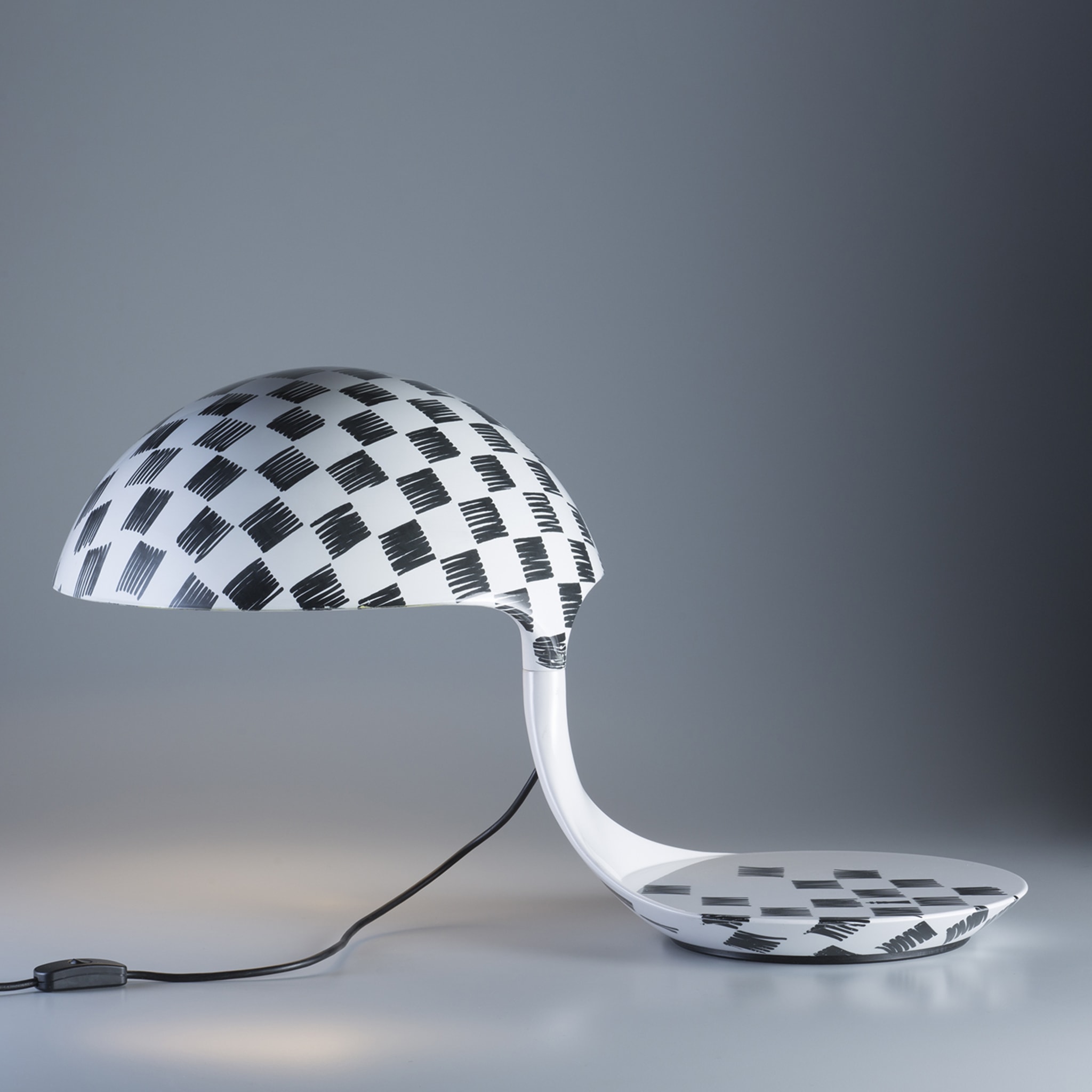 Cobra Texture Checkered Table Lamp by Emiliana Martinelli - Alternative view 1