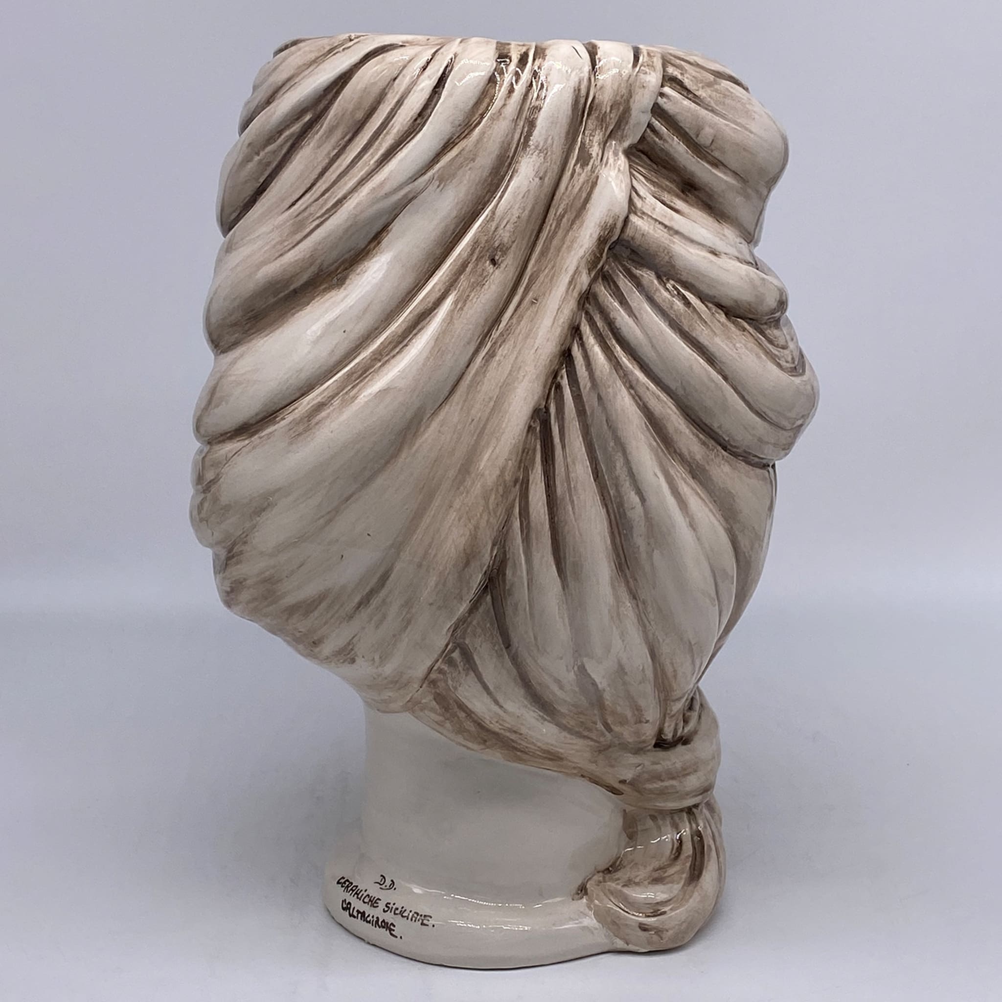 Lady Beige Gold Anubi Moor's Head Vase - Alternative view 4