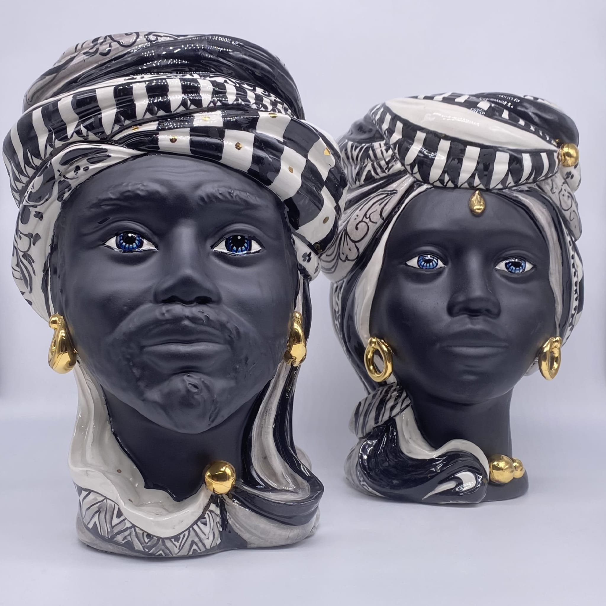 Anubi Lady Black-And-White Moor's Head Vase - Alternative view 1